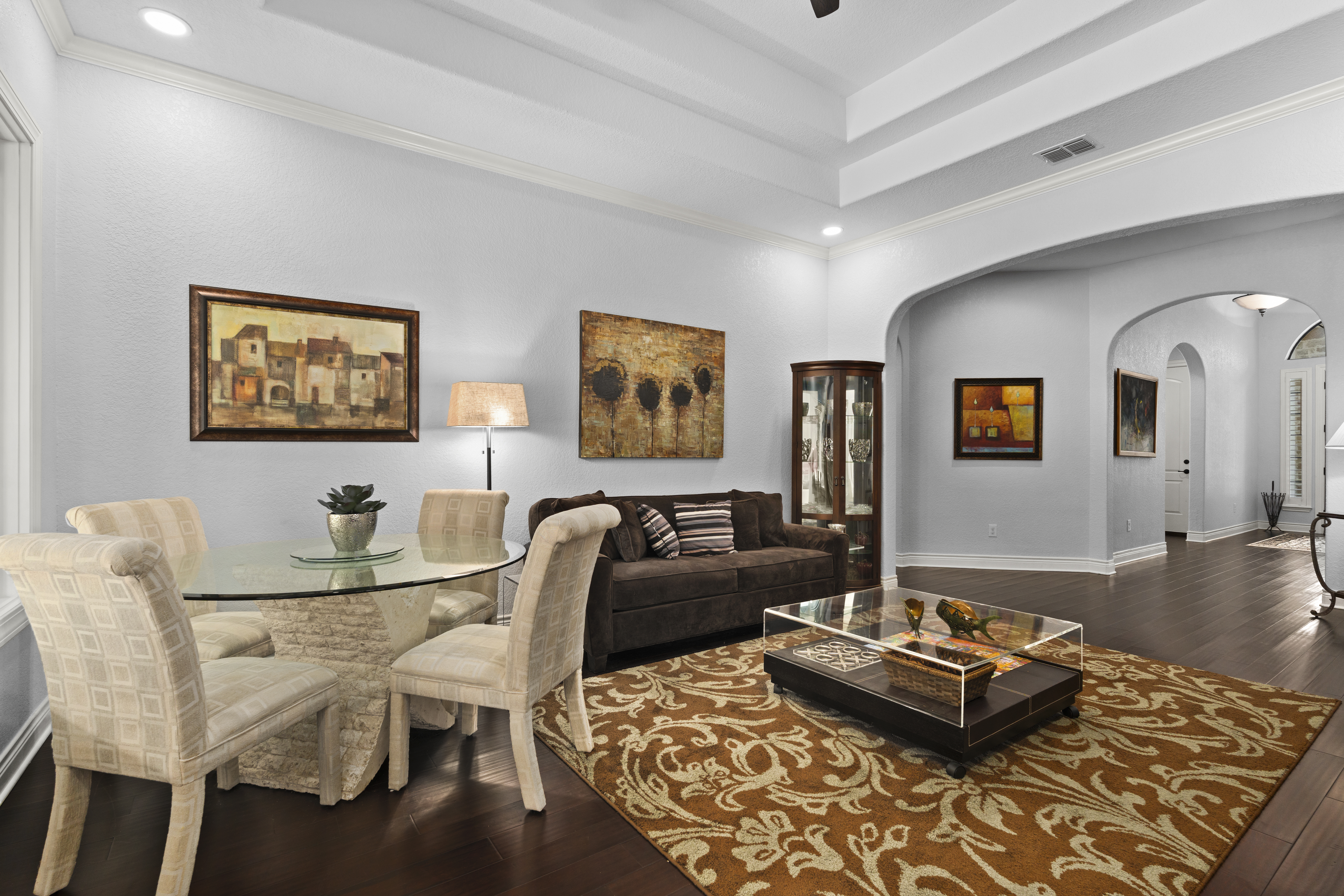  Remodeled Estate Living in Rogers Ranch - 物件實景