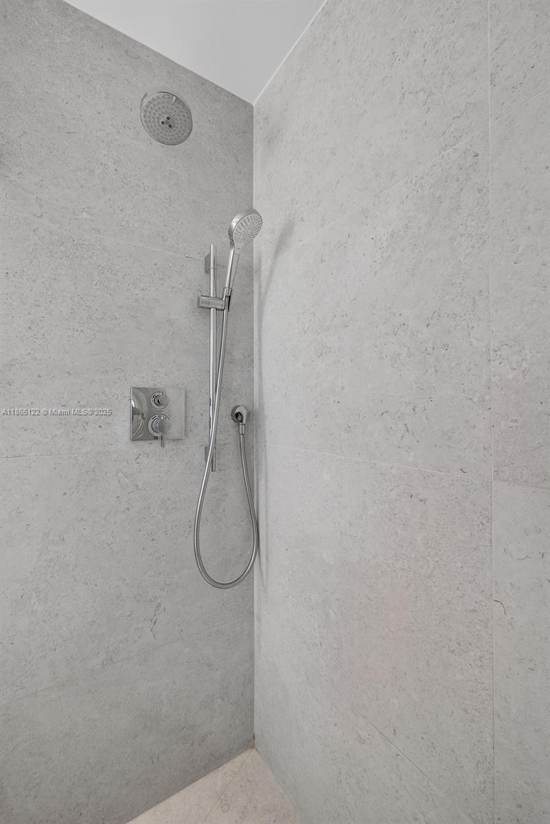 Aventura, Florida, 33160, United States, 3 Bedrooms Bedrooms, ,4 BathroomsBathrooms,Residential,For Sale,1942054