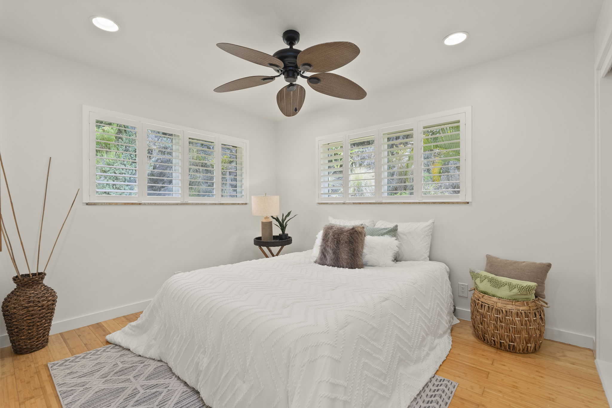 Kailua, Hawaii, 96734, United States, 6 Bedrooms Bedrooms, ,4 BathroomsBathrooms,Residential,For Sale,1981977