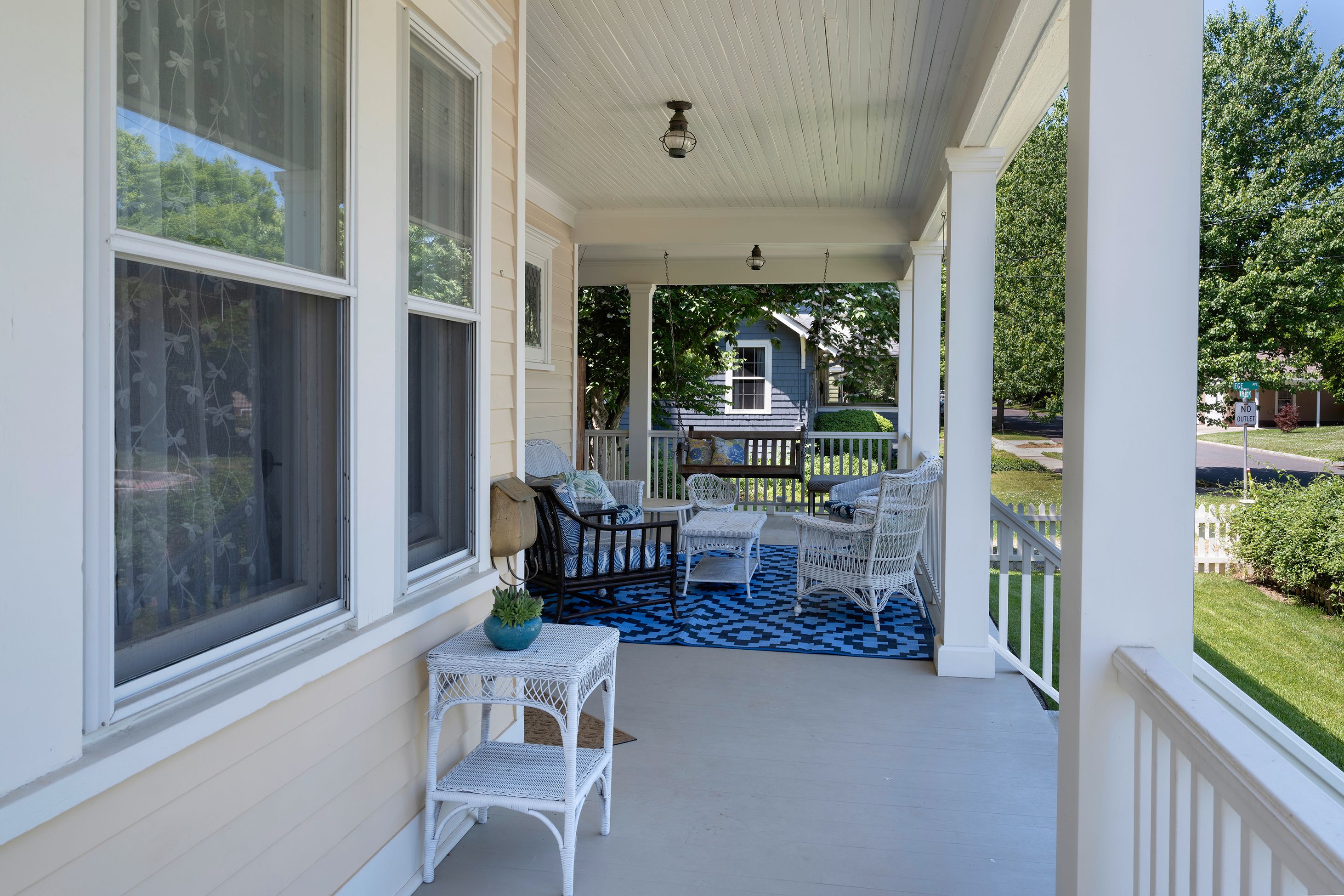  Classic Hopewell Borough Home with Wraparound Porch on Coveted Prospect Street - 物件實景