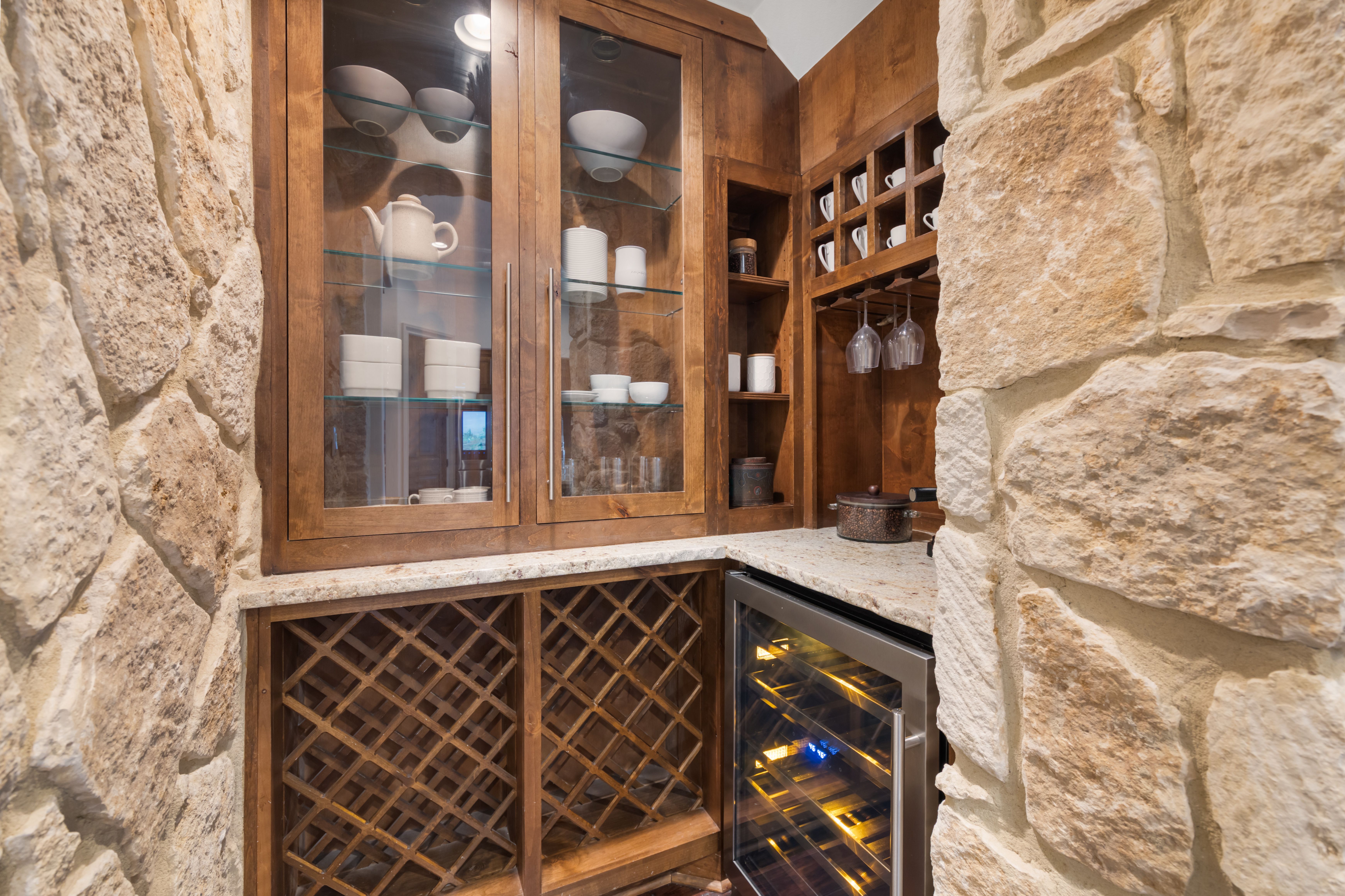  Refined Barton Hills Living  Private Garage  Exceptional 78704 Location - 物件實景
