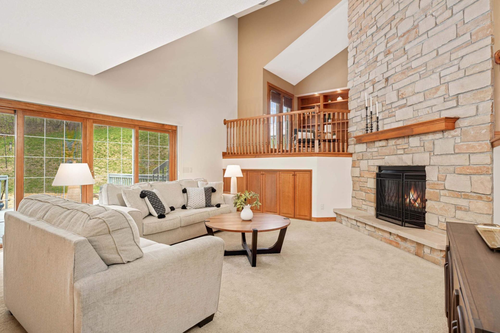 Woodbury, Minnesota, 55129, United States, 5 Bedrooms Bedrooms, ,5 BathroomsBathrooms,Residential,For Sale,1989522