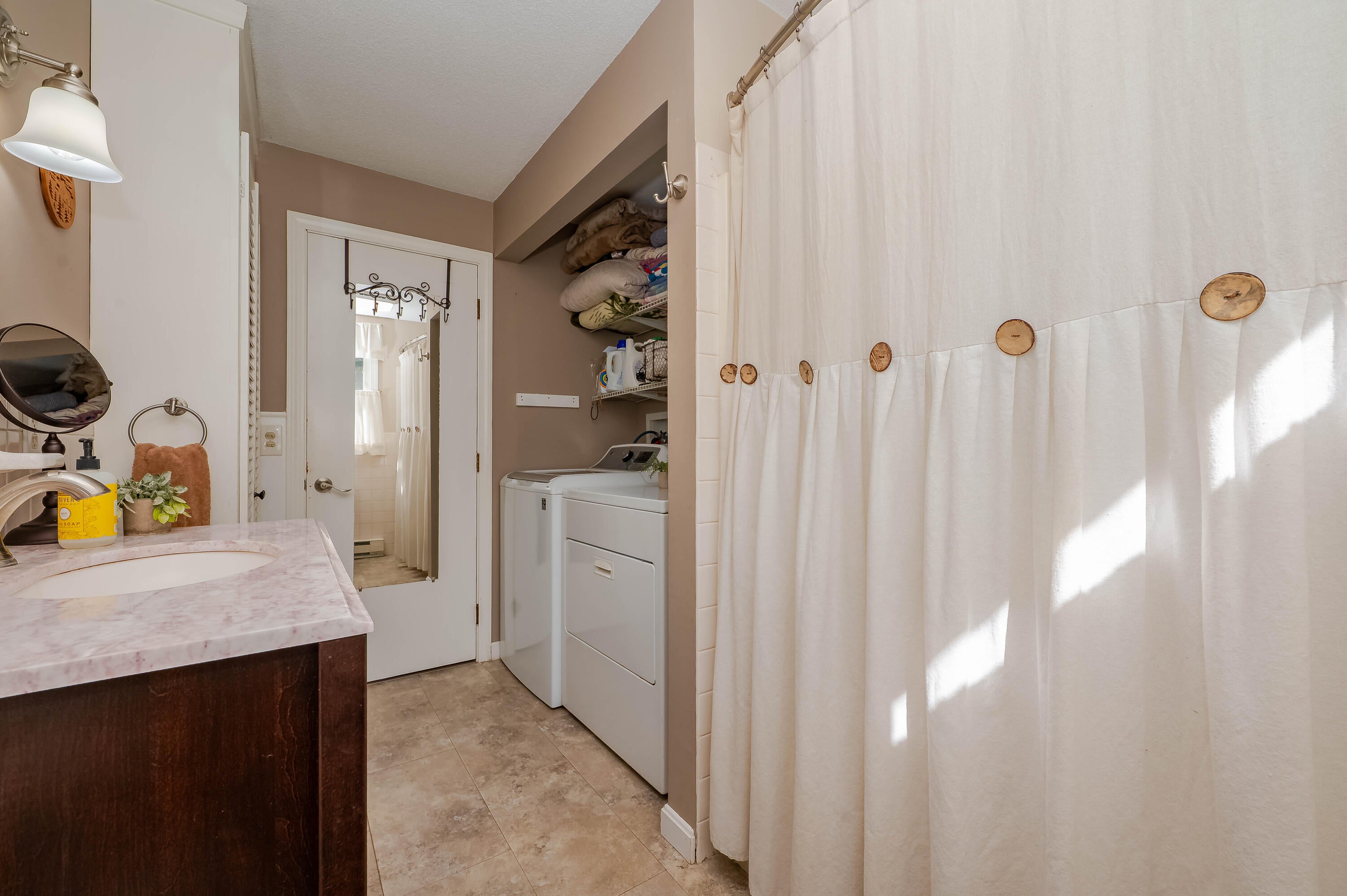 Eliot, Maine, 03903, United States, 2 Bedrooms Bedrooms, ,1 BathroomBathrooms,Residential,For Sale,1887837