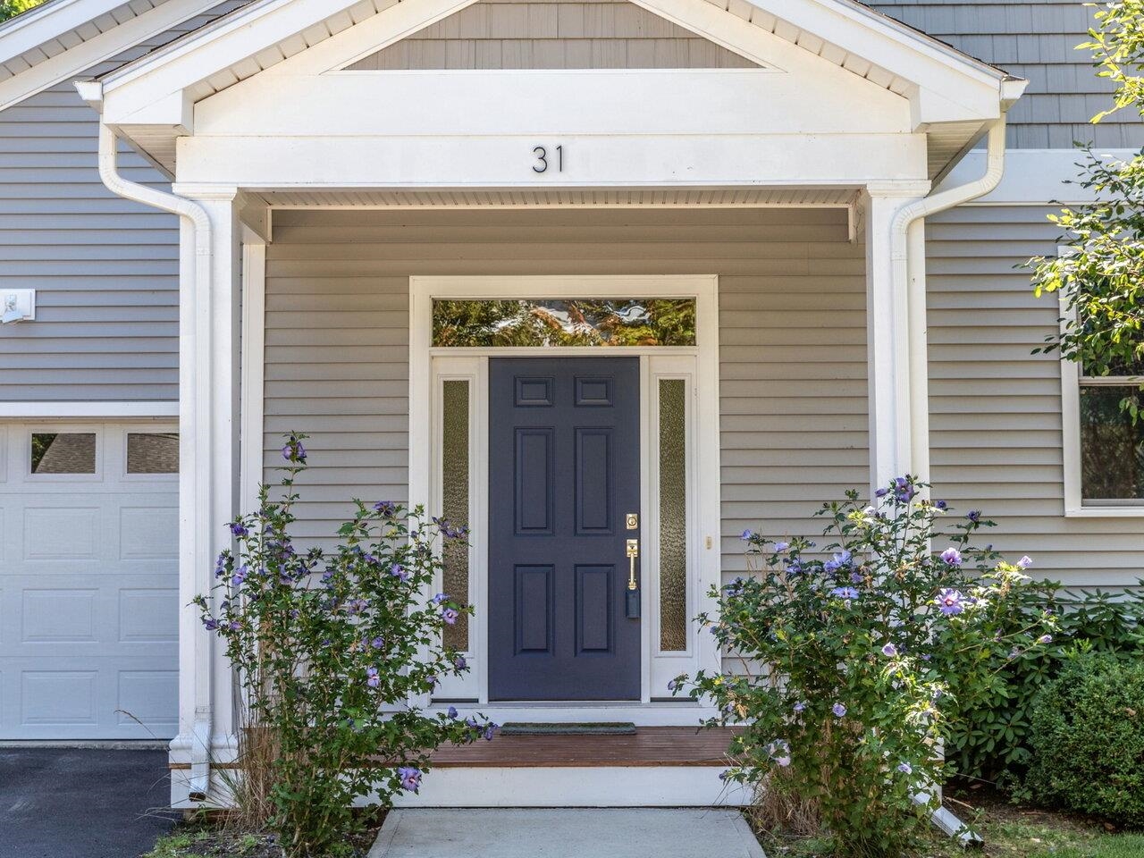 Burlington, Vermont, 05401, United States, 2 Bedrooms Bedrooms, ,2 BathroomsBathrooms,Residential,For Sale,1927206