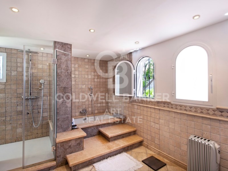 Marbella, Andalusia, ES, 5 Bedrooms Bedrooms, ,4 BathroomsBathrooms,Residential,For Sale,1848501