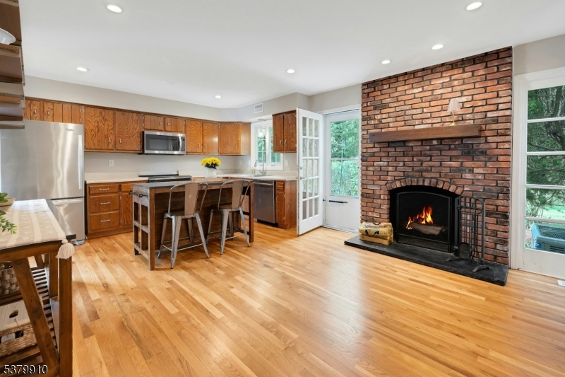 Mendham Boro, New Jersey, 07945, United States, 2 Bedrooms Bedrooms, ,3 BathroomsBathrooms,Residential,For Sale,1926186