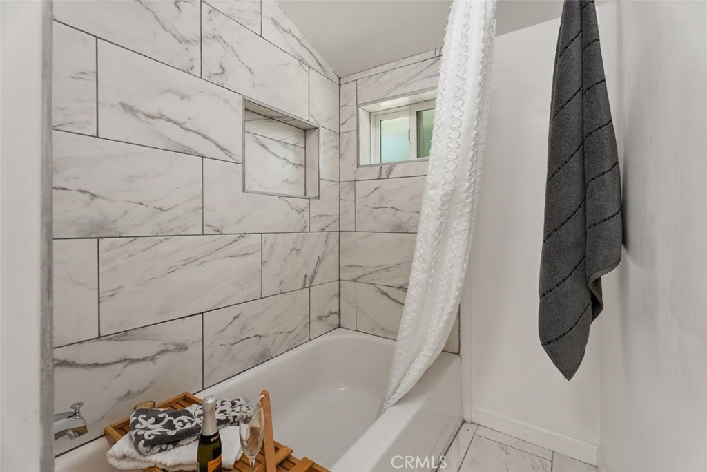 Santa Ana, California, 92701, United States, ,Residential,For Sale,1849845