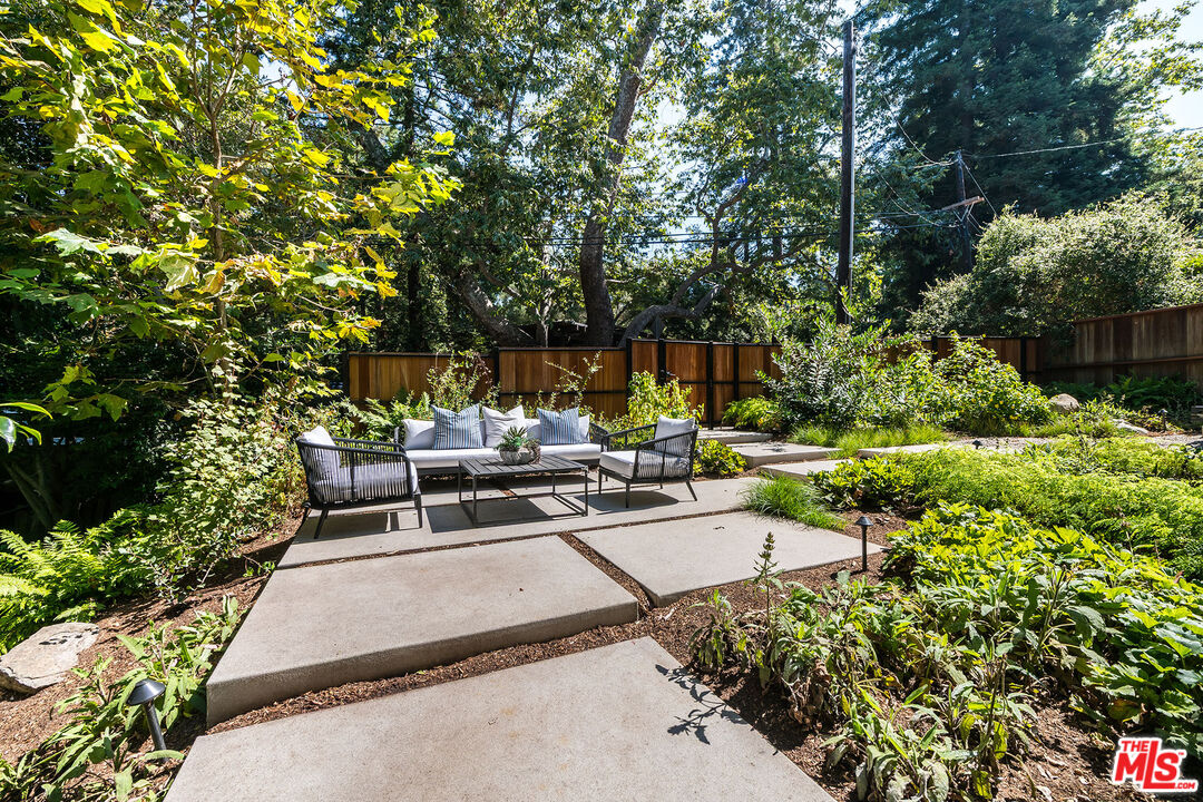 Santa Monica, California, 90402, United States, 7 Bedrooms Bedrooms, ,7 BathroomsBathrooms,Residential,For Sale,1940009