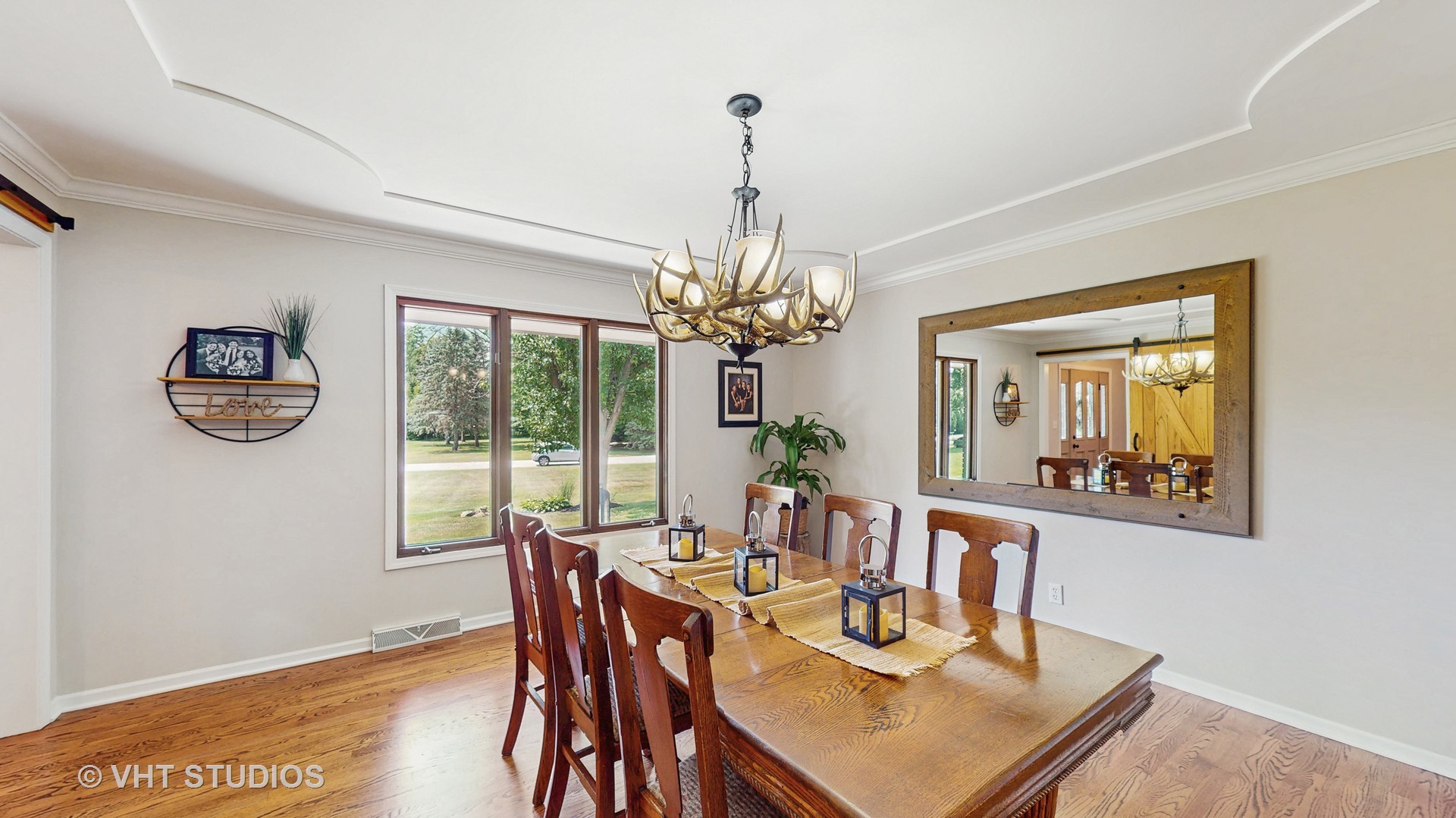 St. Charles, Illinois, 60175, United States, 4 Bedrooms Bedrooms, ,3 BathroomsBathrooms,Residential,For Sale,1889626