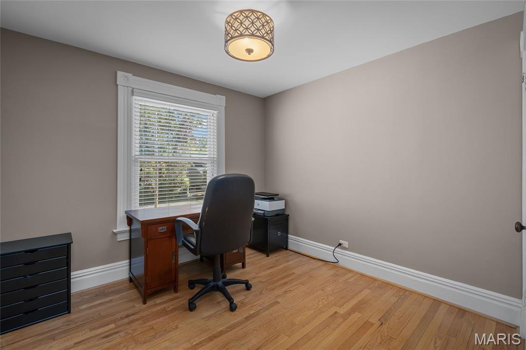 Kirkwood, Missouri, 63122, United States, 4 Bedrooms Bedrooms, ,4 BathroomsBathrooms,Residential,For Sale,1986224