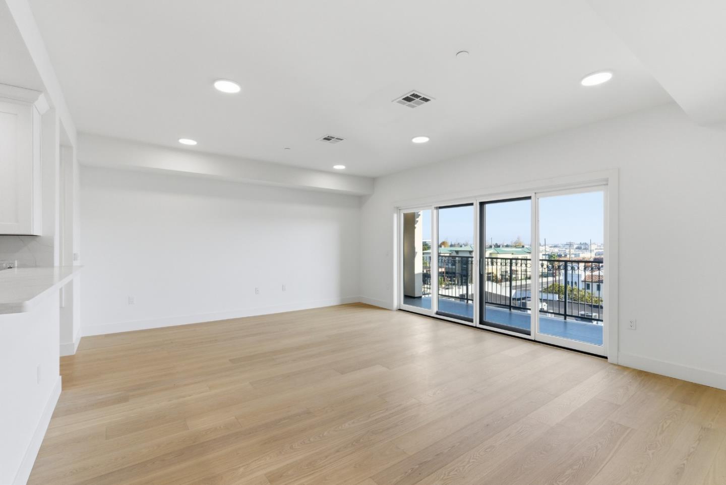 San Carlos, California, 94070, United States, 2 Bedrooms Bedrooms, ,2 BathroomsBathrooms,Residential,For Sale,2002973