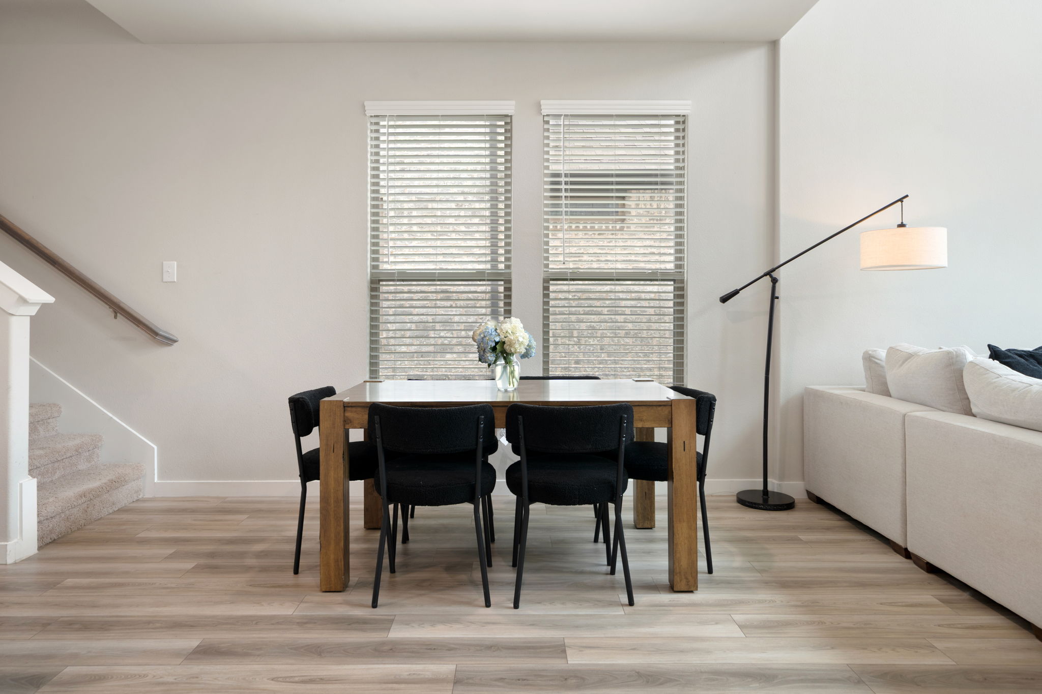  High Ceilings, Natural Light, and Modern Elegance in McKinney ISD - 物件實景