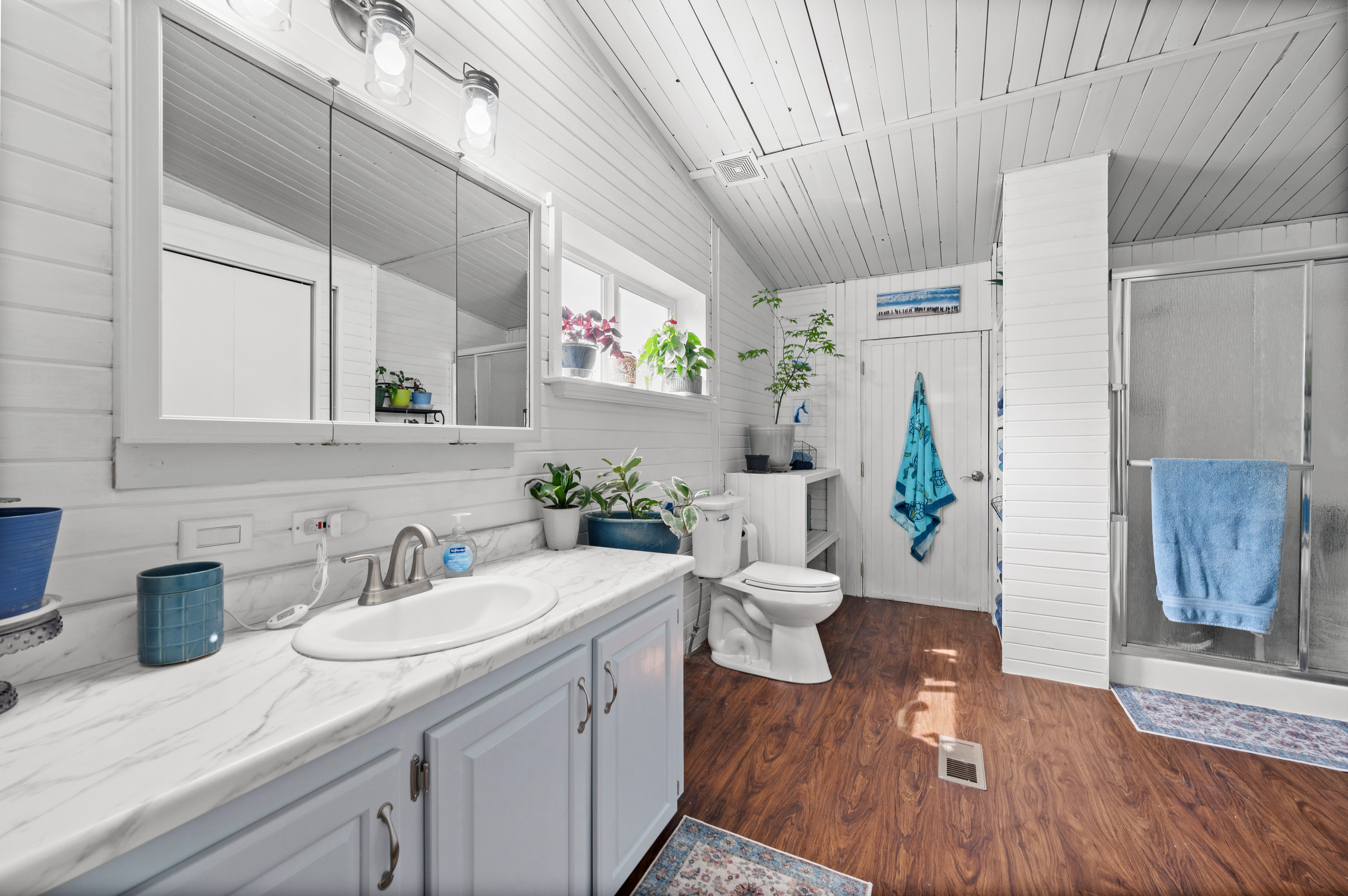 Prineville, Oregon, 97754, United States, 3 Bedrooms Bedrooms, ,2 BathroomsBathrooms,Residential,For Sale,1821437