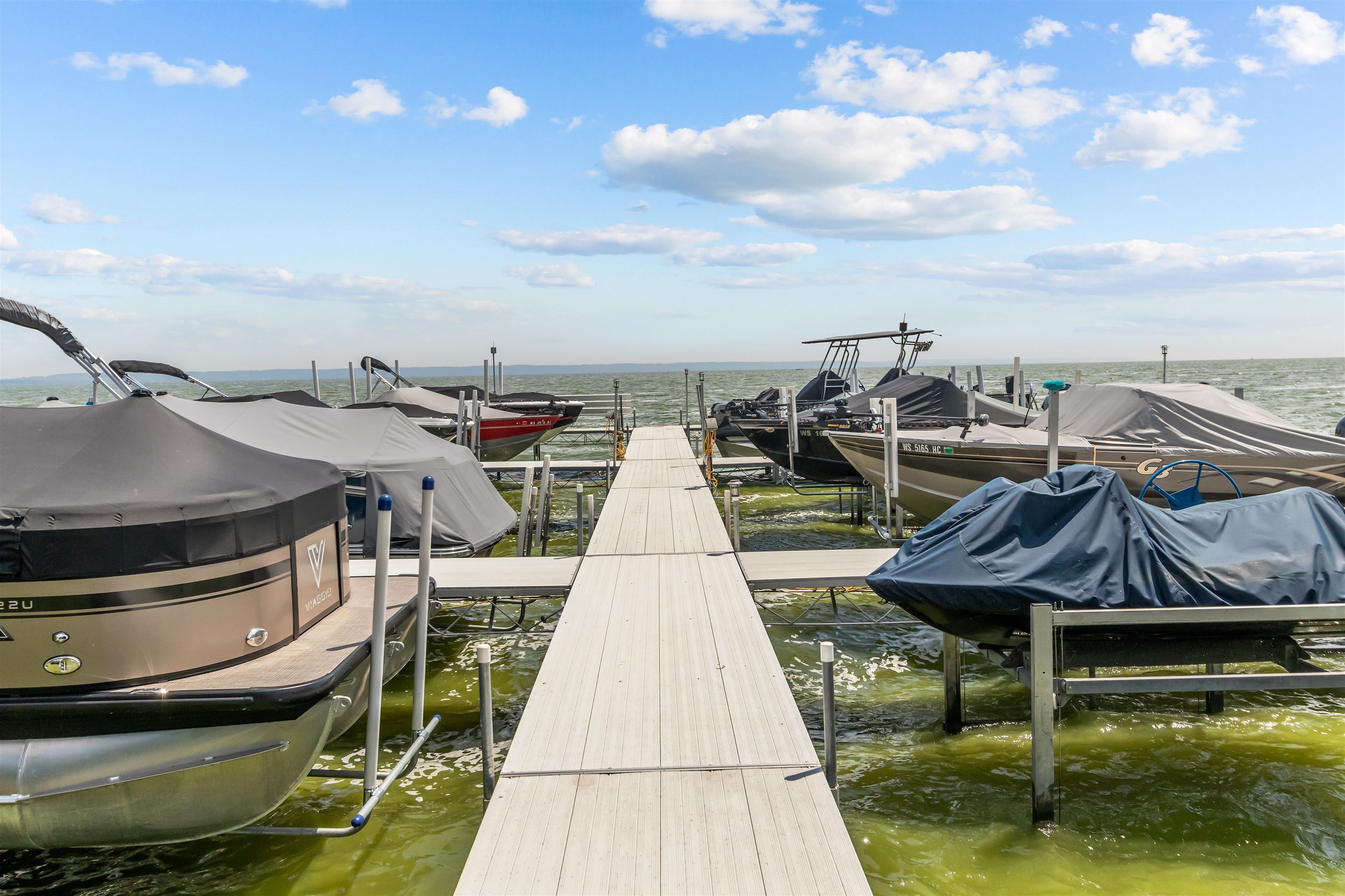 Menasha, Wisconsin, 54952, United States, 3 Bedrooms Bedrooms, ,3 BathroomsBathrooms,Residential,For Sale,1981265