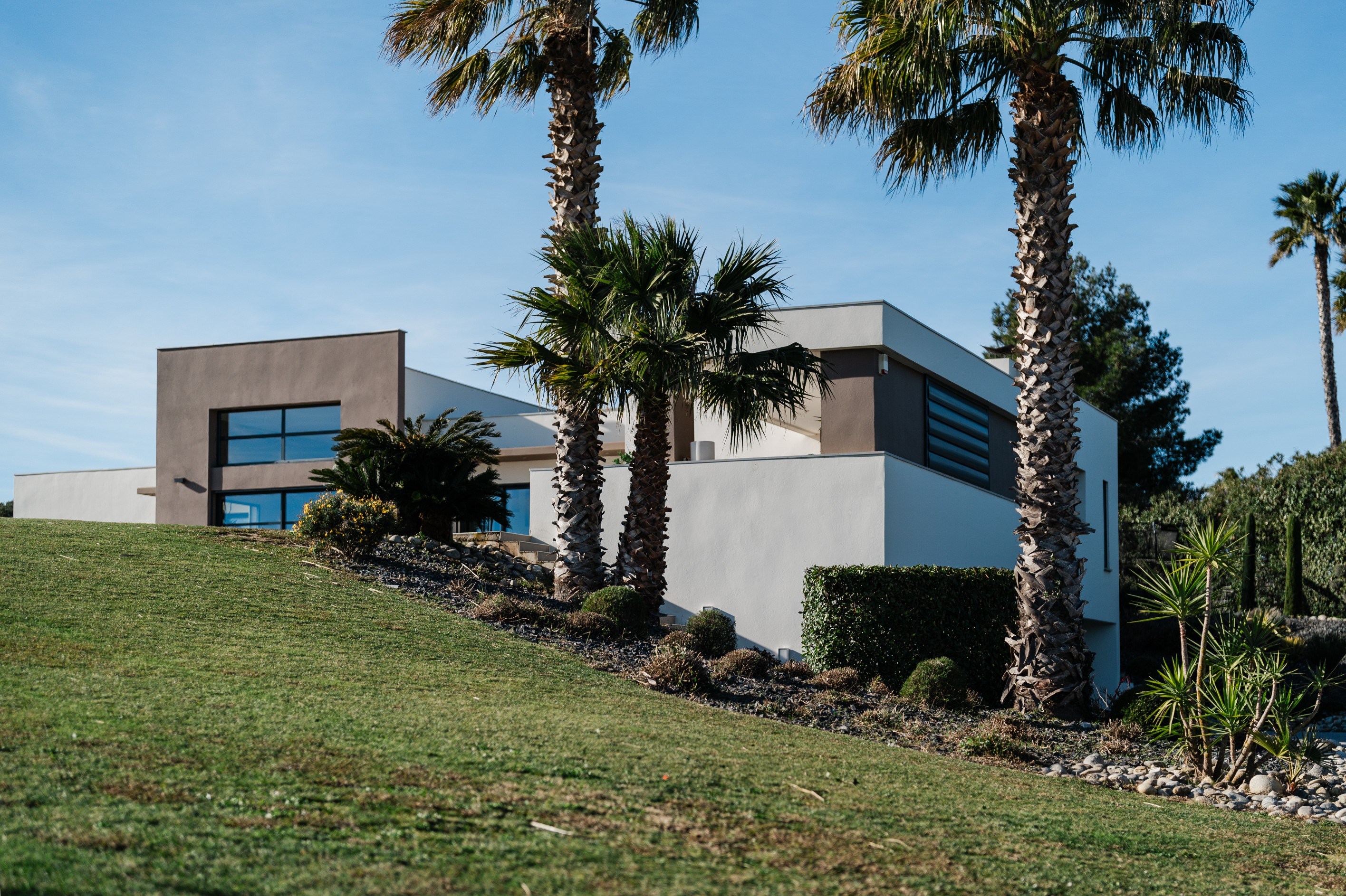  Exceptional contemporary single-storey home with pool - 物件實景