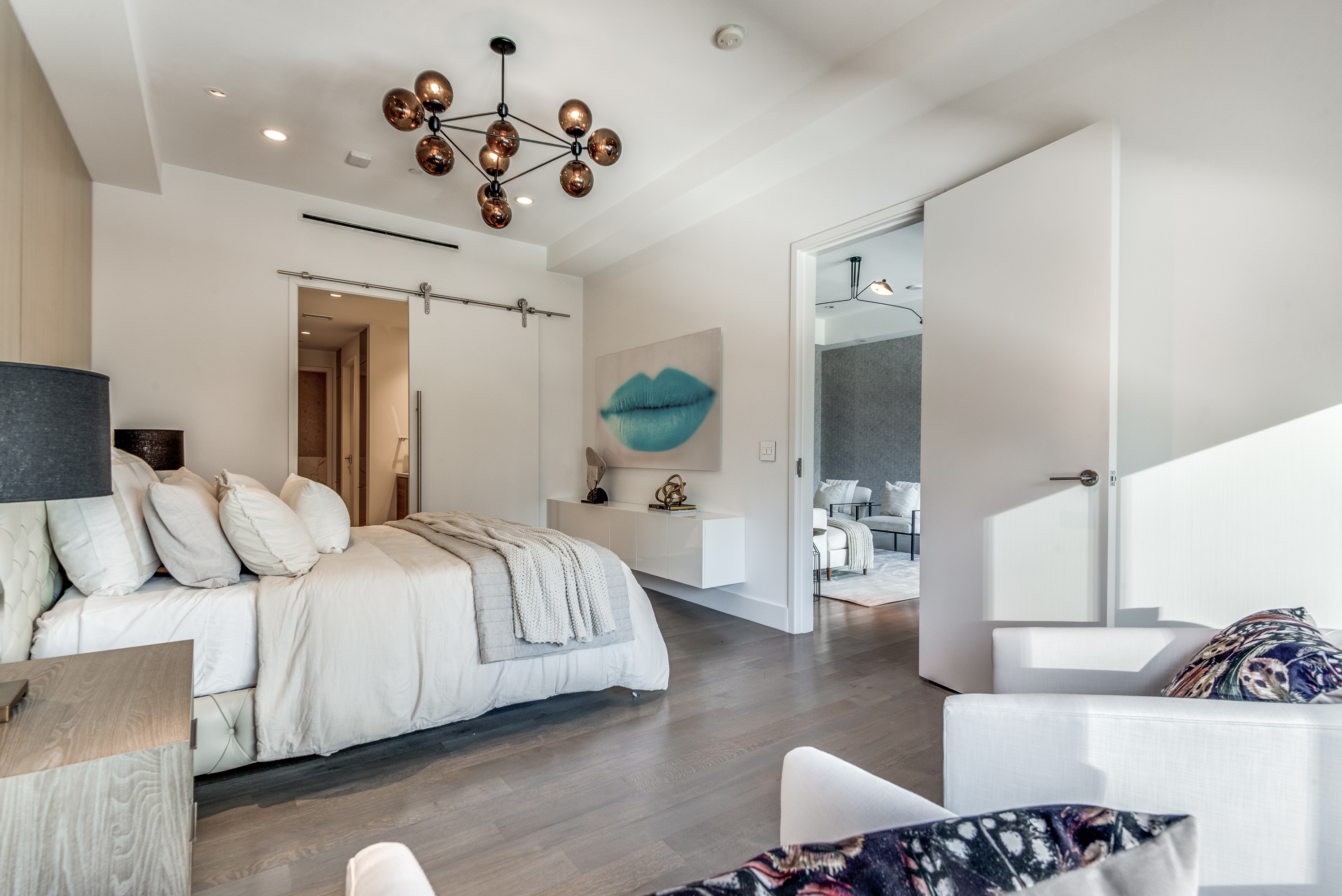  A Private, Contemporary Retreat with Unmatched Walkability - 物件實景