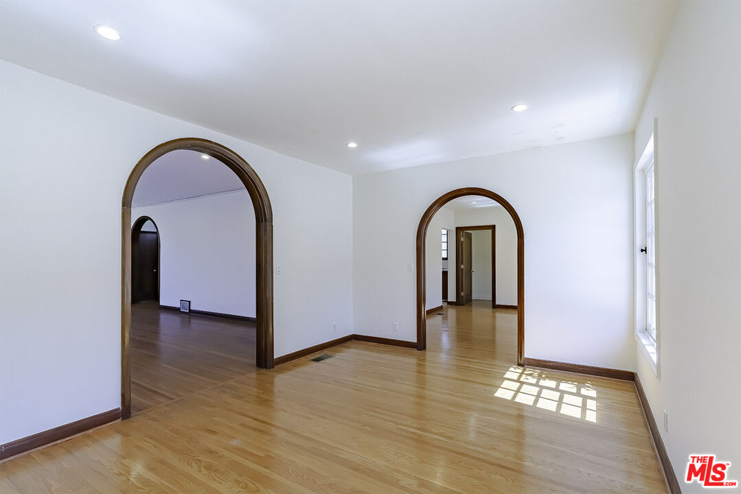 1232 Westchester Pl, Los Angeles, California, 90019, United States, 5 Bedrooms Bedrooms, ,5 BathroomsBathrooms,Residential,For Sale,1232 Westchester Pl,1662622