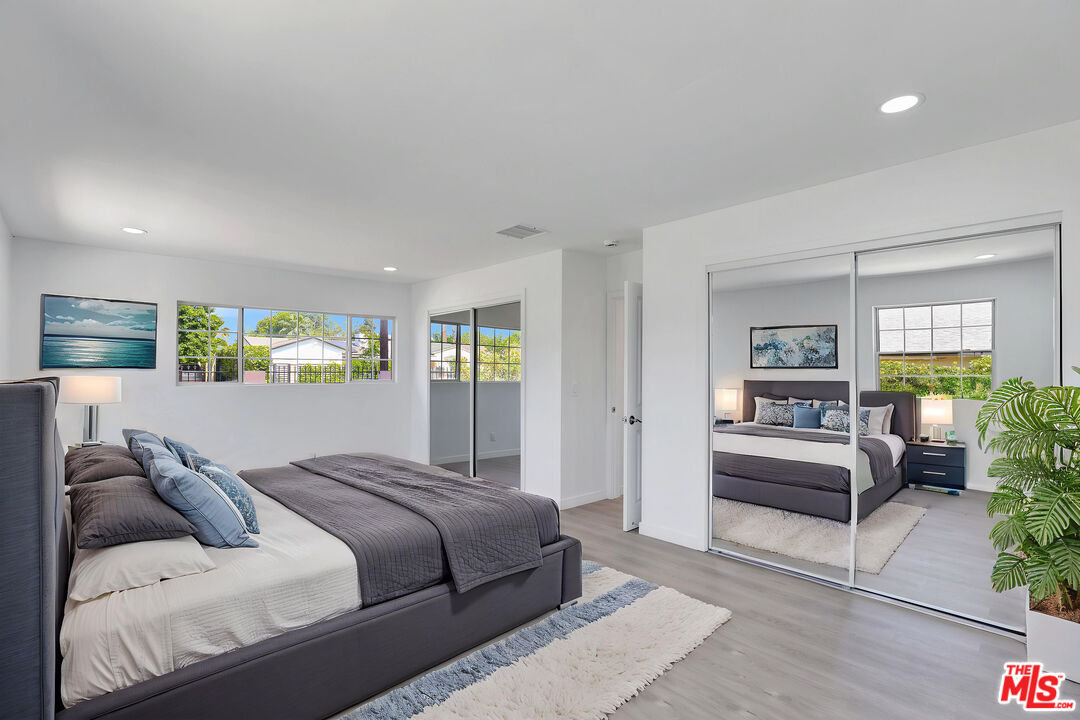 Reseda, California, 91335, United States, 10 Bedrooms Bedrooms, ,Residential,For Sale,1906500
