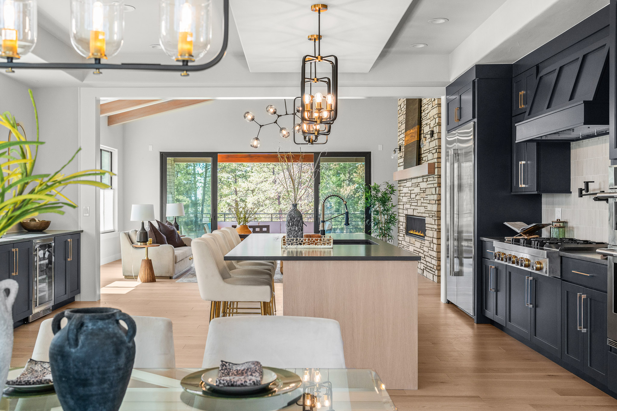  Designed to live beautifully from front to back - 物件實景