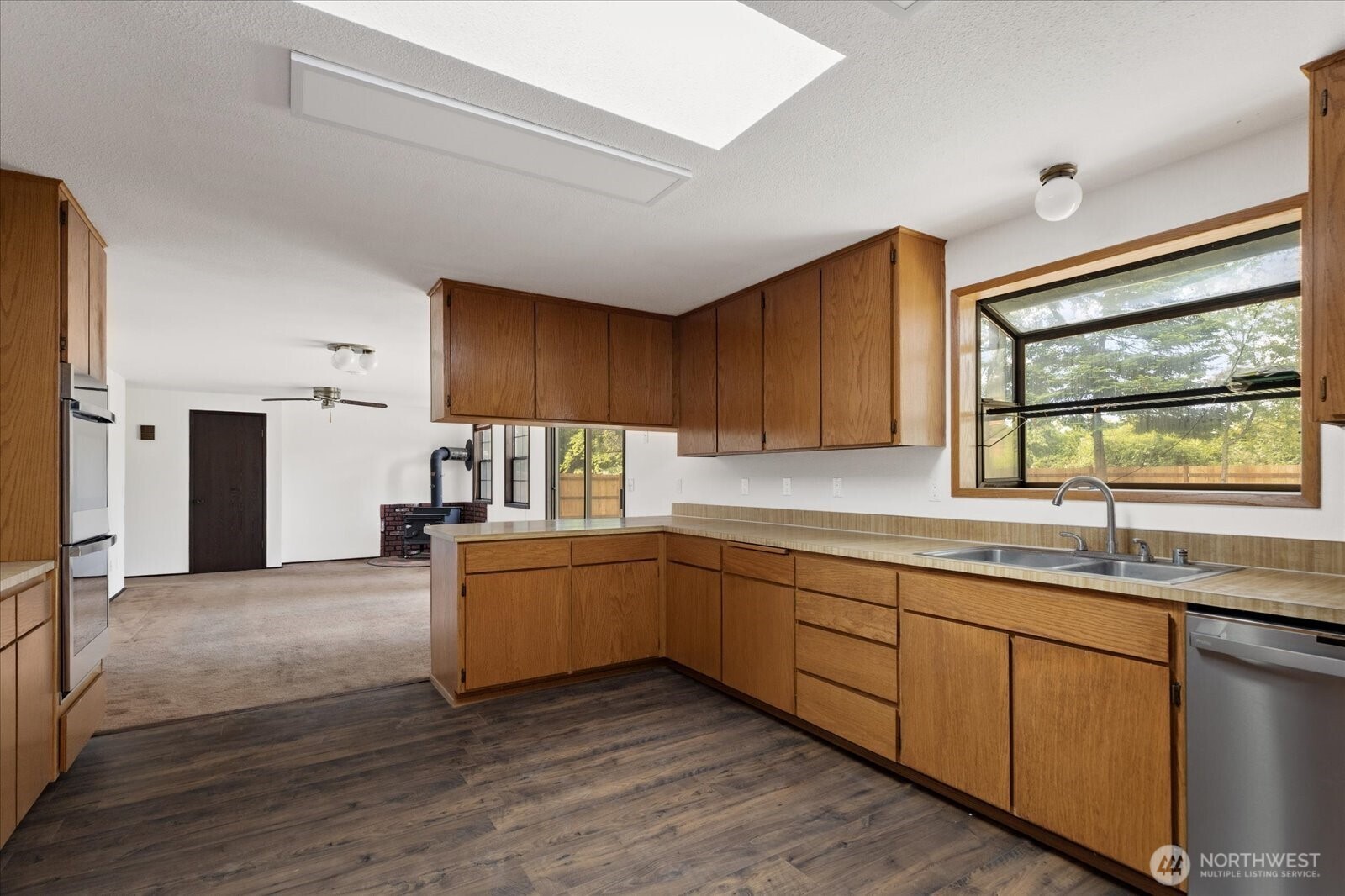 Oak Harbor, Washington, 98277, United States, 3 Bedrooms Bedrooms, ,3 BathroomsBathrooms,Residential,For Sale,1875904