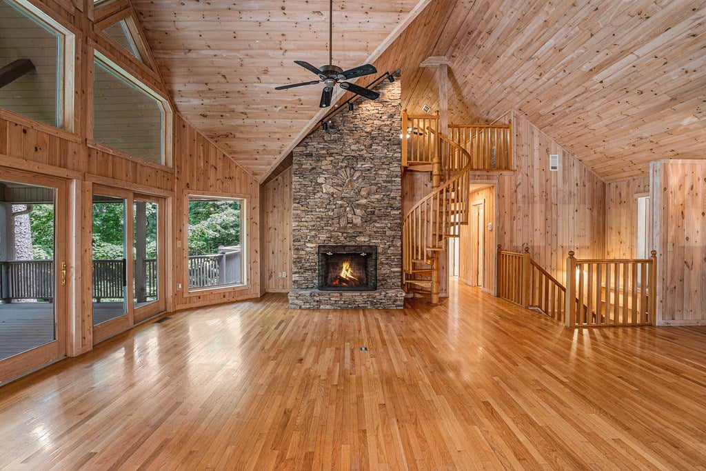 Ellijay, Georgia, 30536, United States, 4 Bedrooms Bedrooms, ,4 BathroomsBathrooms,Residential,For Sale,1888522