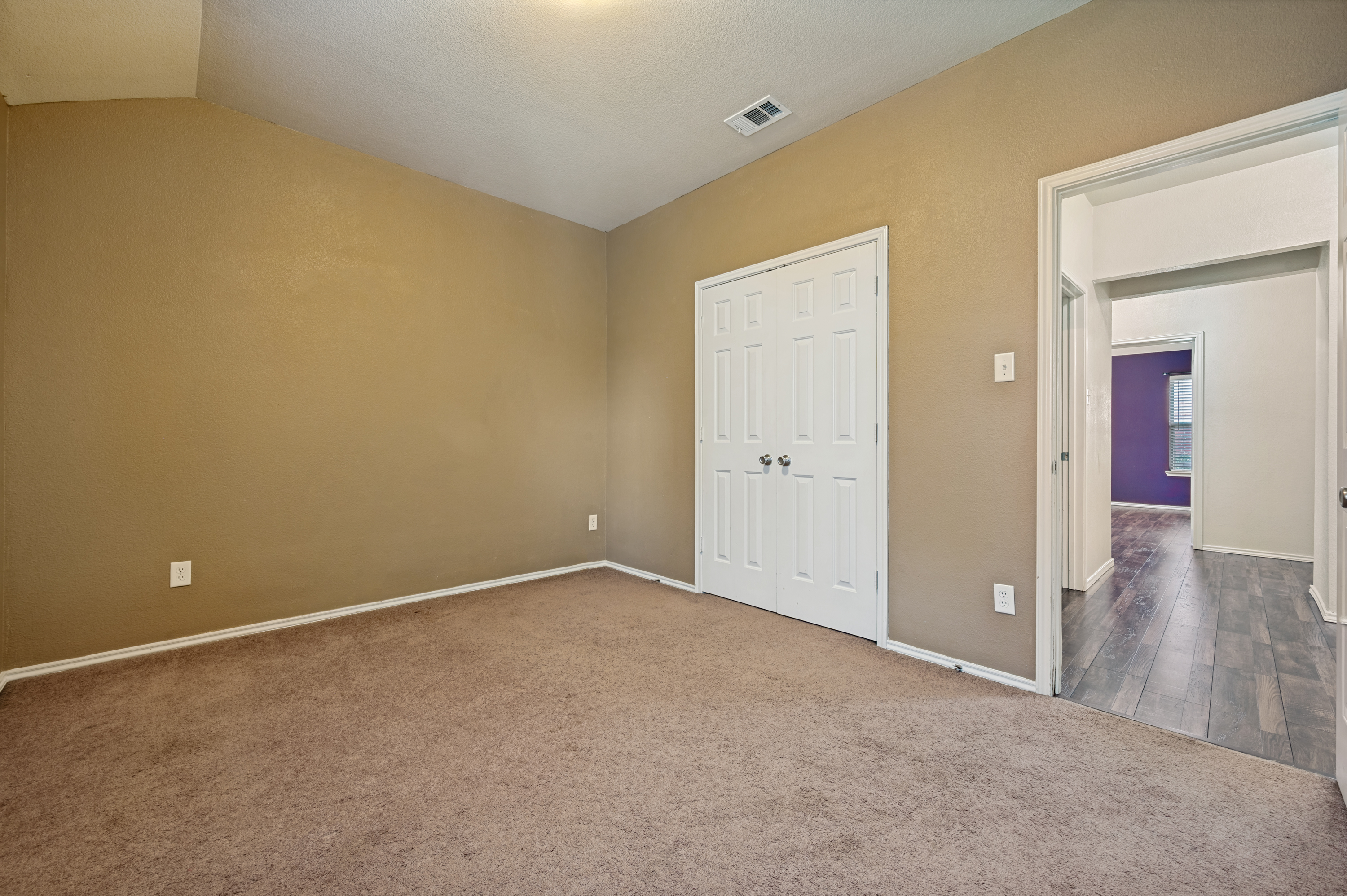  1339 4th Street, Grand Prairie, TX, 75051 - 物件實景