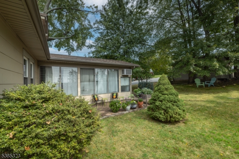 West Caldwell Twp., New Jersey, 07006, United States, 3 Bedrooms Bedrooms, ,1 BathroomBathrooms,Residential,For Sale,1949802