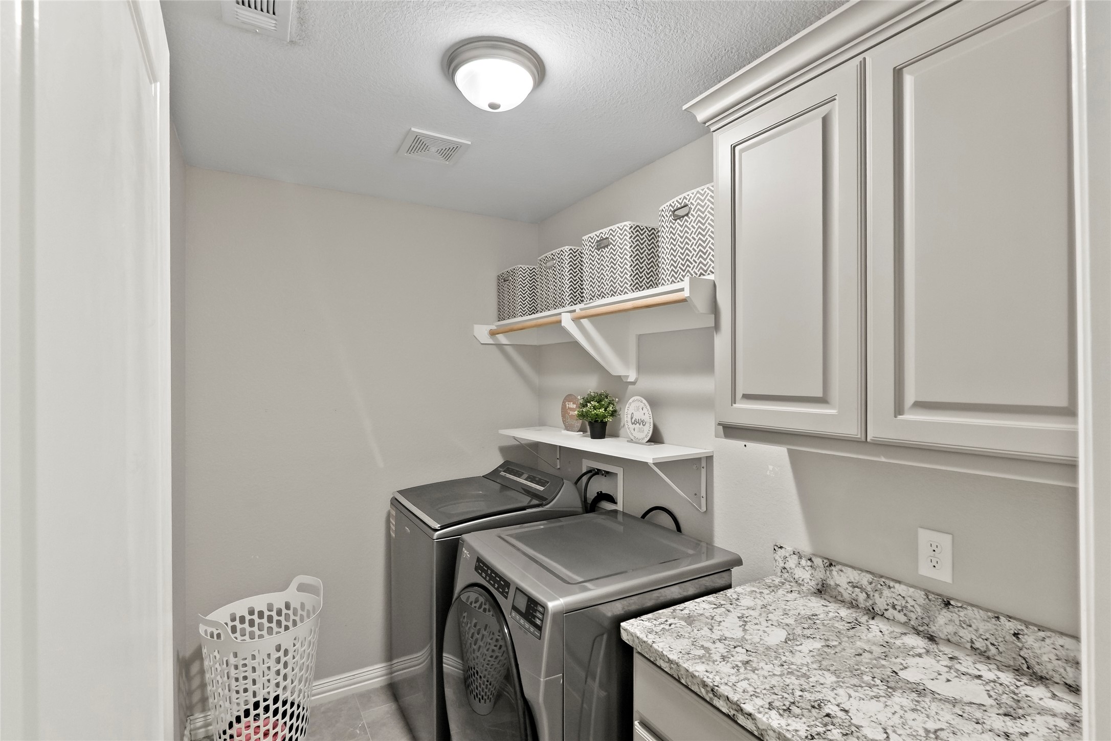 College Station, Texas, 77845, United States, 4 Bedrooms Bedrooms, ,3 BathroomsBathrooms,Residential,For Sale,1994441