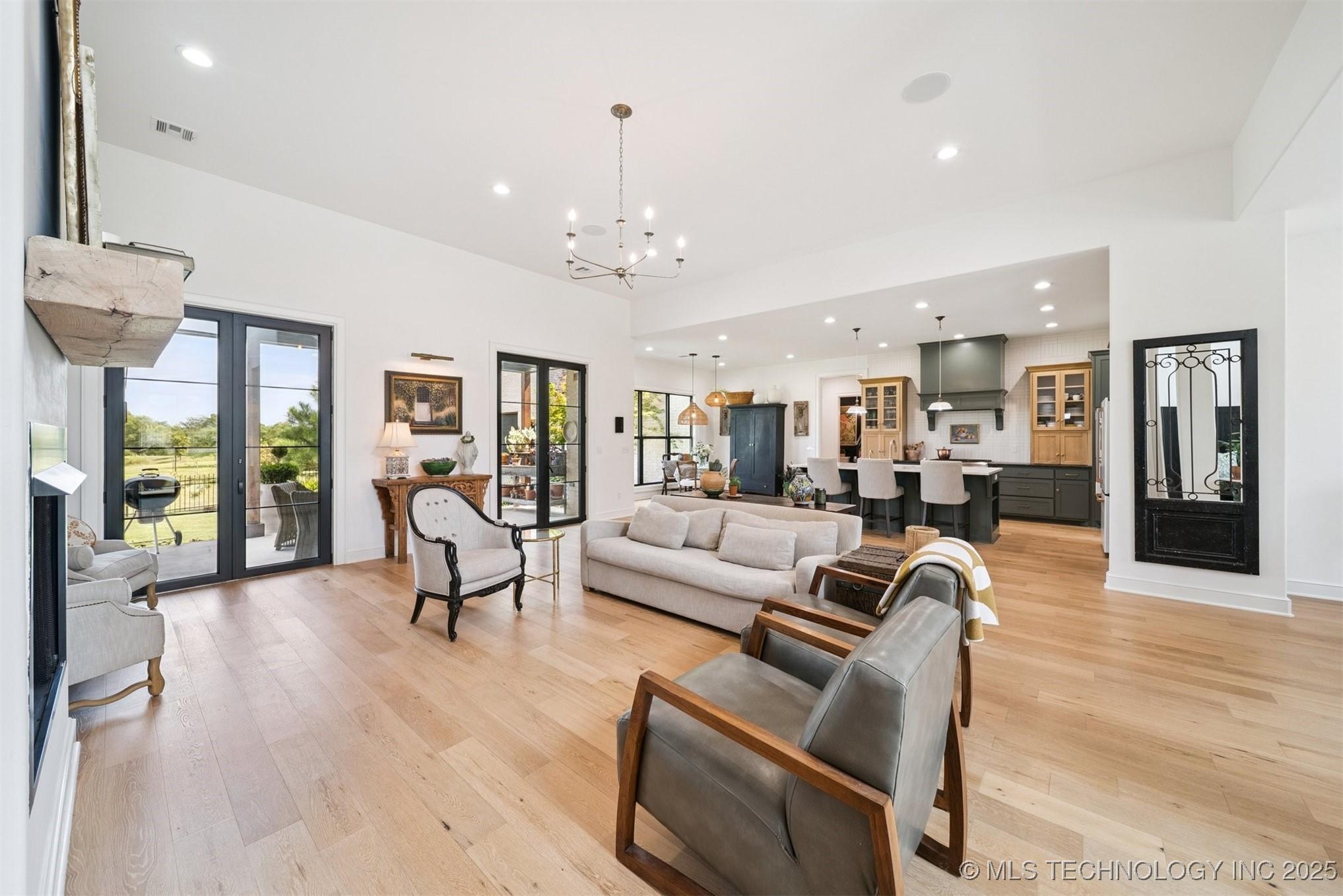 Broken Arrow, Oklahoma, 74014, United States, 4 Bedrooms Bedrooms, ,4 BathroomsBathrooms,Residential,For Sale,1983128