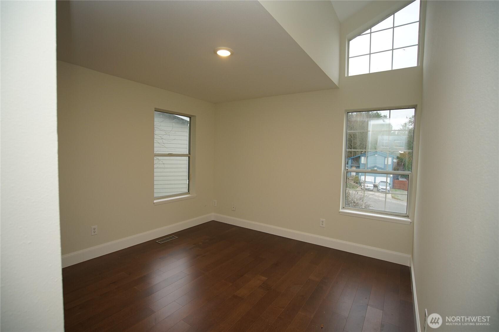 FEDERAL WAY, Washington, 98023, United States, 5 Bedrooms Bedrooms, ,3 BathroomsBathrooms,Residential,For Sale,1997167