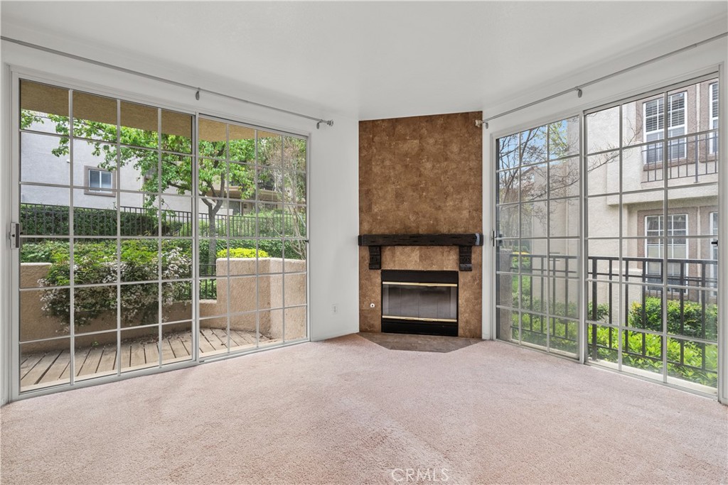 Valencia, California, 91355, United States, 2 Bedrooms Bedrooms, ,2 BathroomsBathrooms,Residential,For Sale,1937123