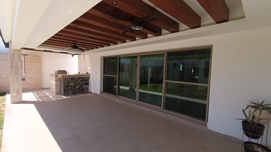 Circuito Primavera, Torreón, Coahuila de Zaragoza, 27018, Mexico, 3 Bedrooms Bedrooms, ,3 BathroomsBathrooms,Residential,For Sale,Circuito Primavera,1620692