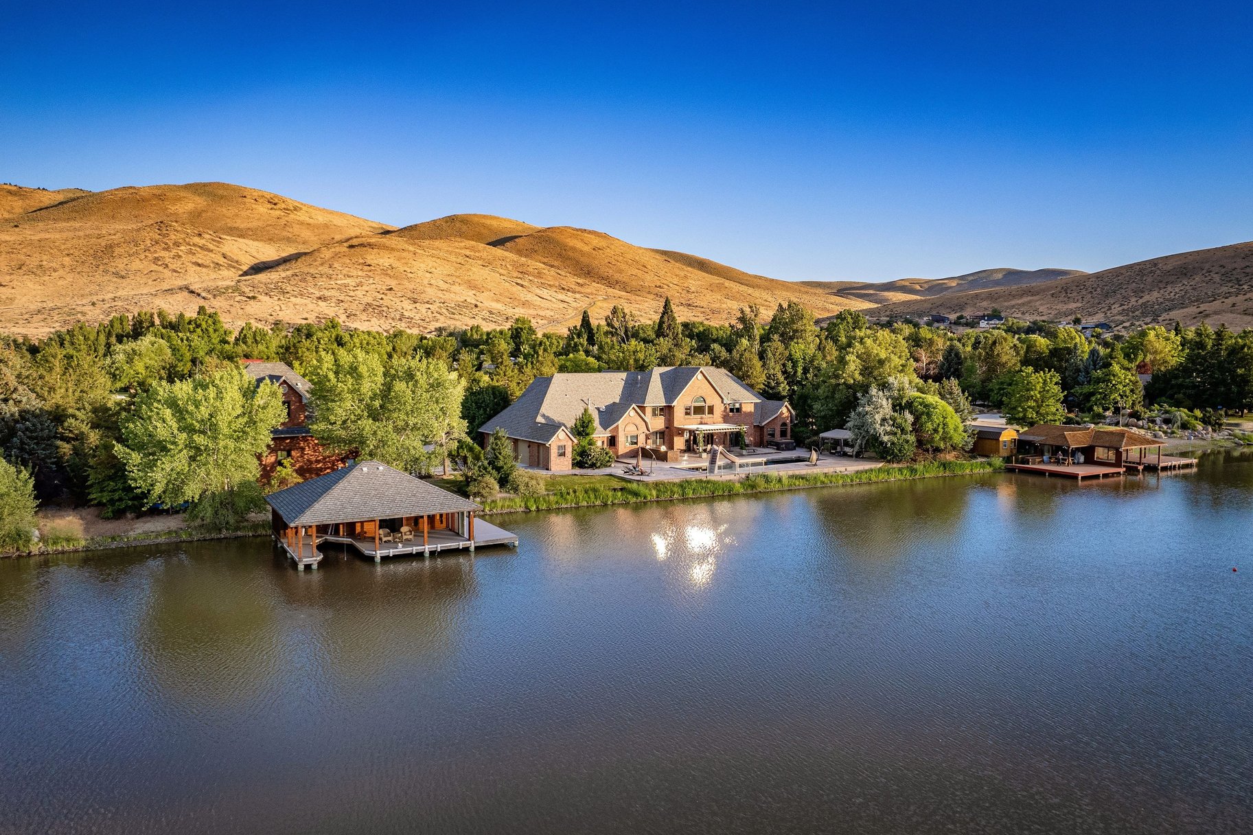  A Rare Lakefront Estate in the Heart of Reno no in One of Northern Nevada