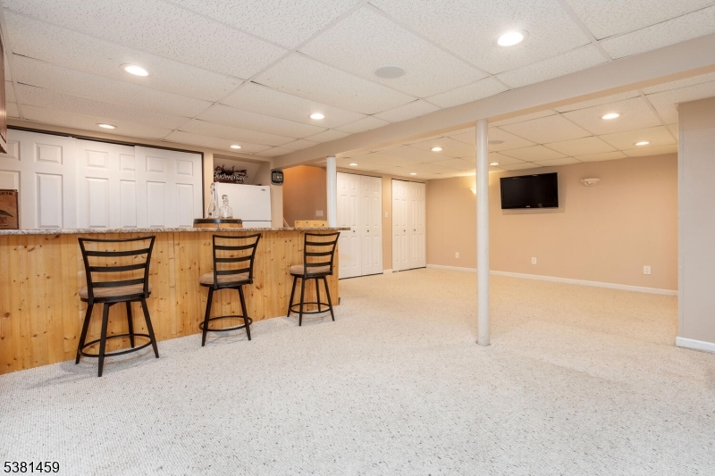Roxbury Twp., New Jersey, 07876, United States, 4 Bedrooms Bedrooms, ,3 BathroomsBathrooms,Residential,For Sale,1934479