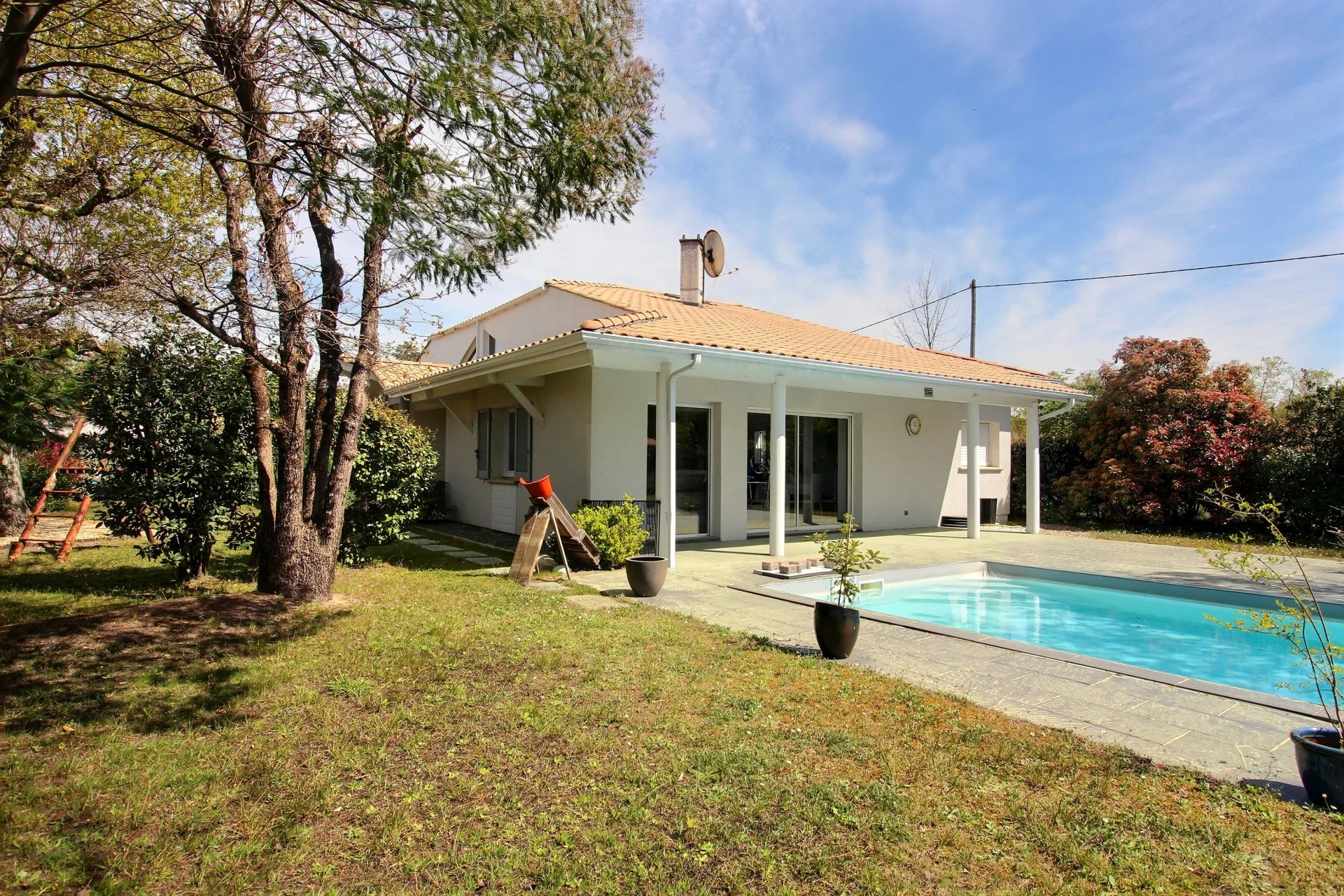 La Teste-de-Buch, New Aquitaine, 33260, FR, 5 Bedrooms Bedrooms, ,Residential,For Sale,1792872