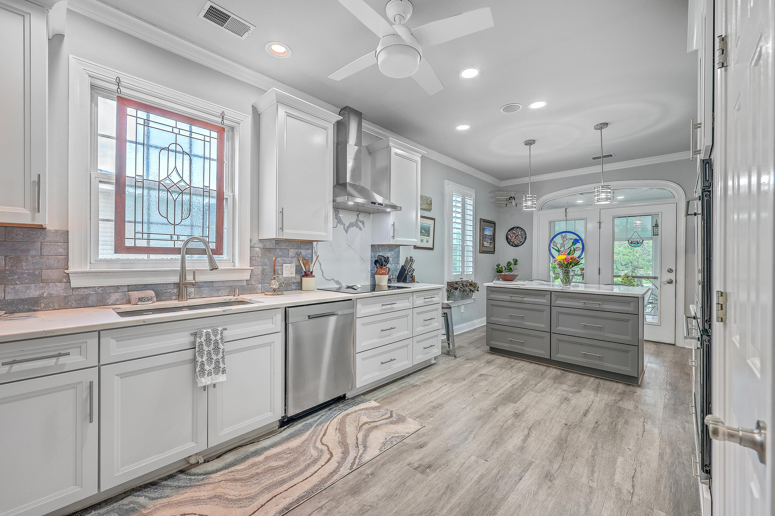 Mount Pleasant, South Carolina, 29466, United States, 3 Bedrooms Bedrooms, ,4 BathroomsBathrooms,Residential,For Sale,1798311