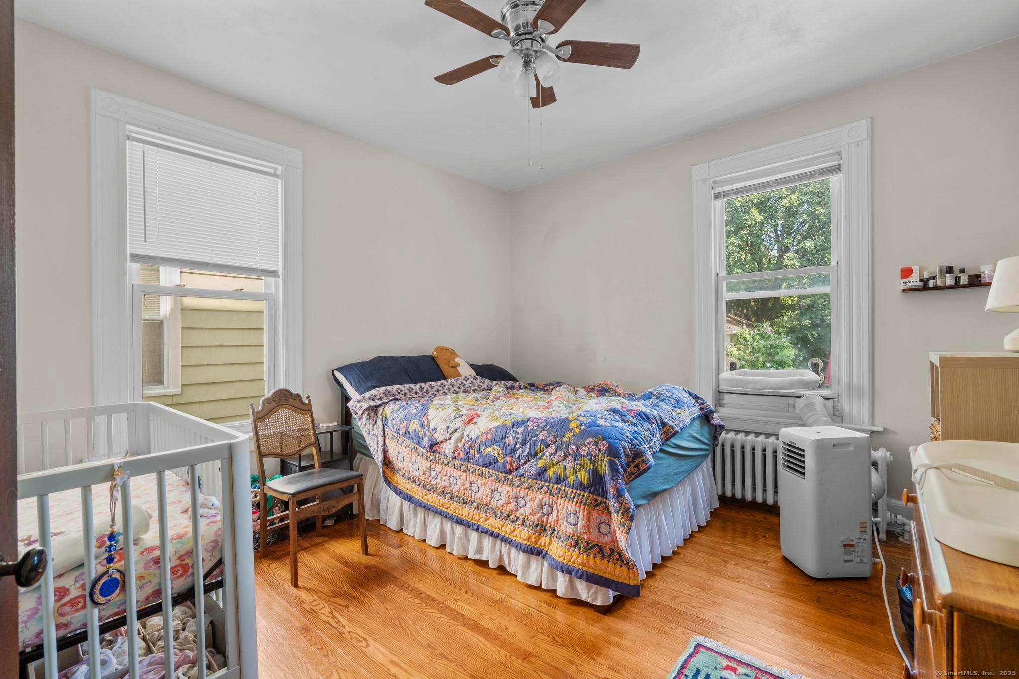 New Haven, Connecticut, 06511, United States, 5 Bedrooms Bedrooms, ,3 BathroomsBathrooms,Residential,For Sale,1930544