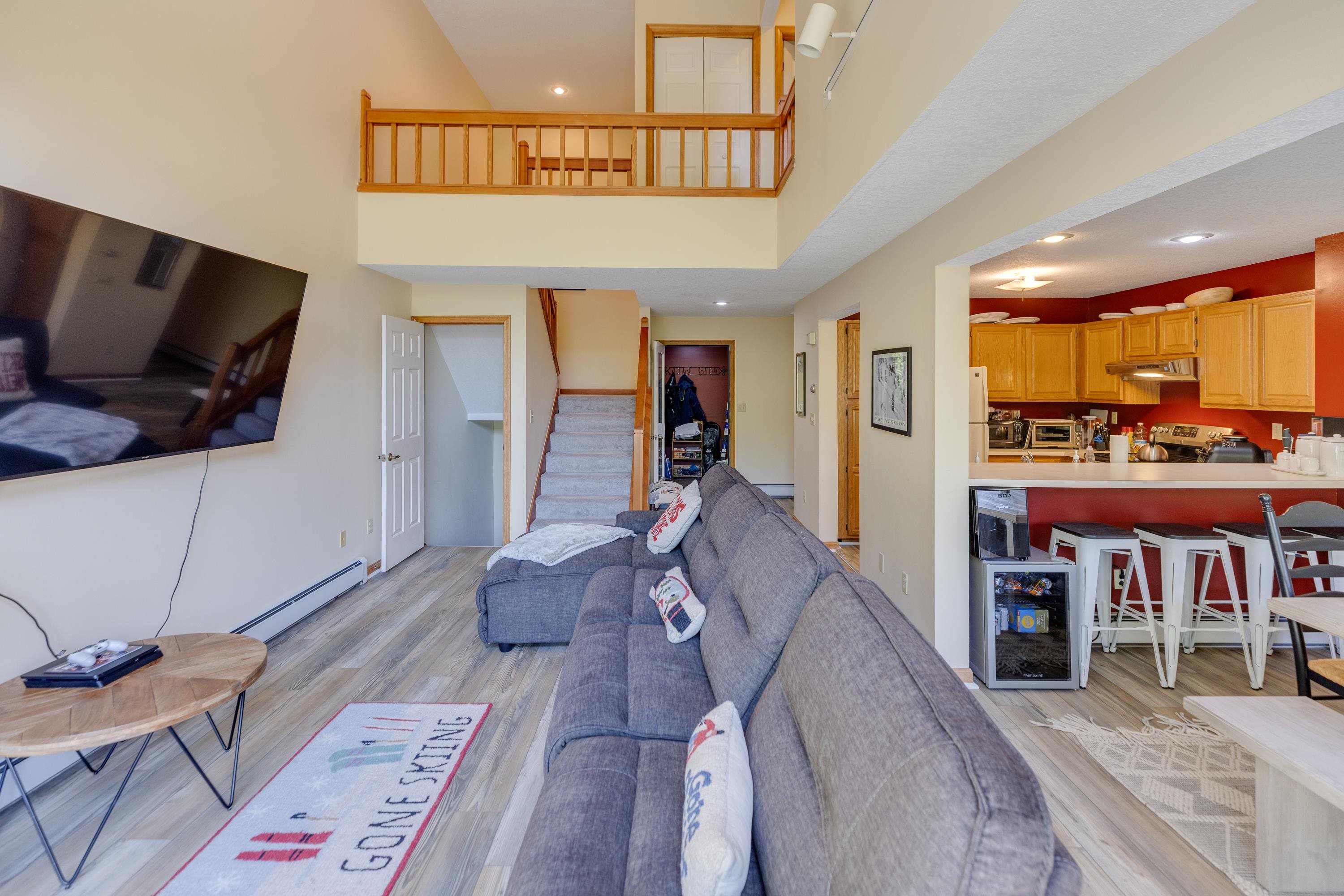 Lincoln, New Hampshire, 03251, United States, 4 Bedrooms Bedrooms, ,4 BathroomsBathrooms,Residential,For Sale,1991749