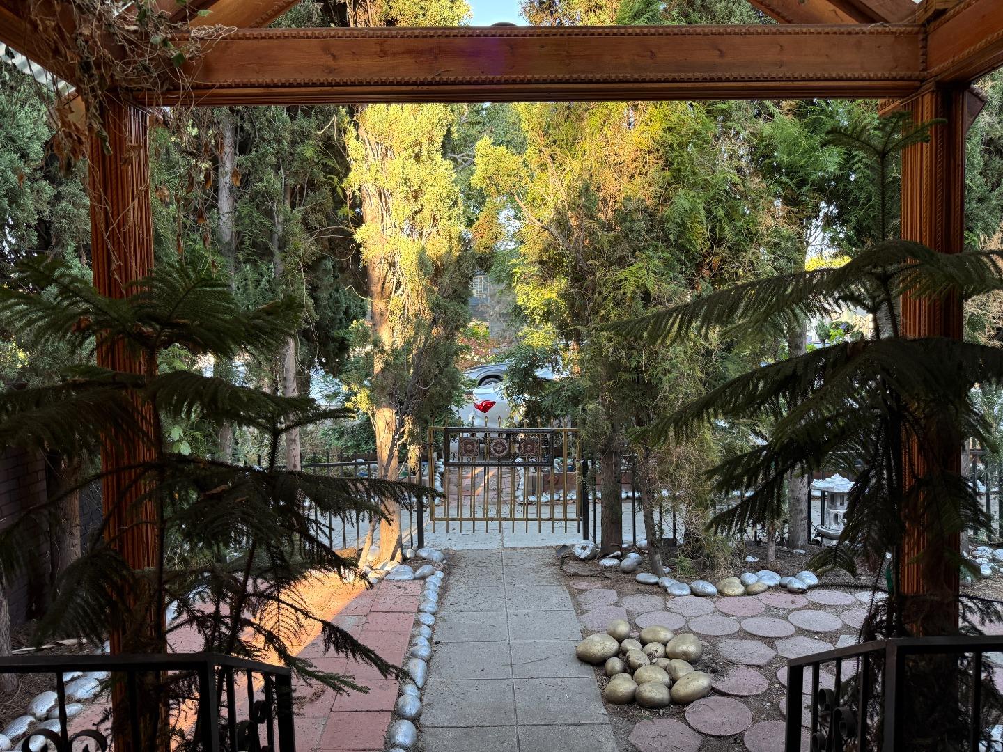 San Jose, California, 95126, United States, 2 Bedrooms Bedrooms, ,2 BathroomsBathrooms,Residential,For Sale,1987884