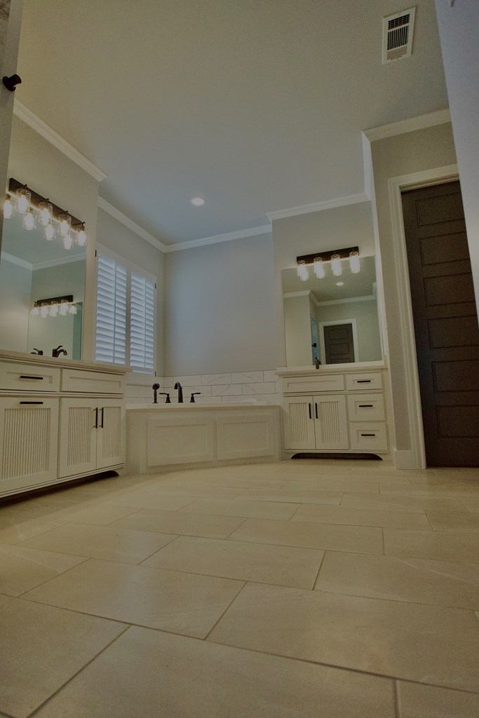 Midland, Texas, 79706, United States, 4 Bedrooms Bedrooms, ,3 BathroomsBathrooms,Residential,For Sale,1983876