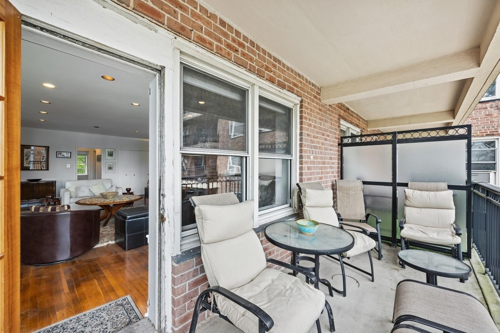 Beechhurst, New York, 11357, United States, 3 Bedrooms Bedrooms, ,2 BathroomsBathrooms,Residential,For Sale,1865157