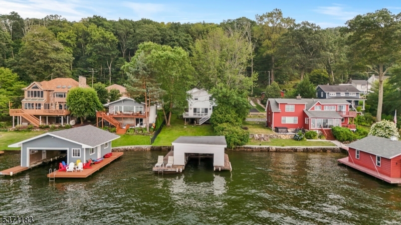 Mount Arlington Boro, New Jersey, 07856, United States, 2 Bedrooms Bedrooms, ,2 BathroomsBathrooms,Residential,For Sale,1912624