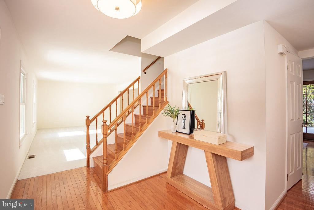 Springfield, Virginia, 22153, United States, 4 Bedrooms Bedrooms, ,3 BathroomsBathrooms,Residential,For Sale,2015320