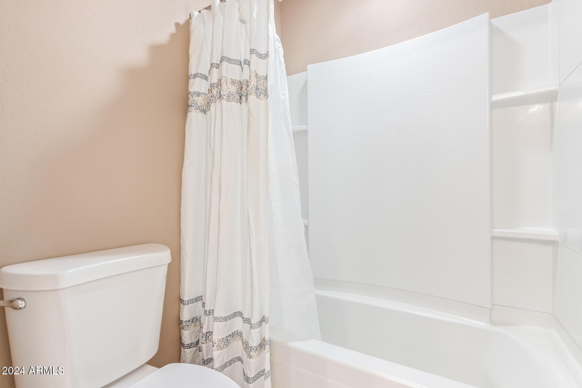 Phoenix, Arizona, 85085, United States, 3 Bedrooms Bedrooms, ,4 BathroomsBathrooms,Residential,For Sale,1921269