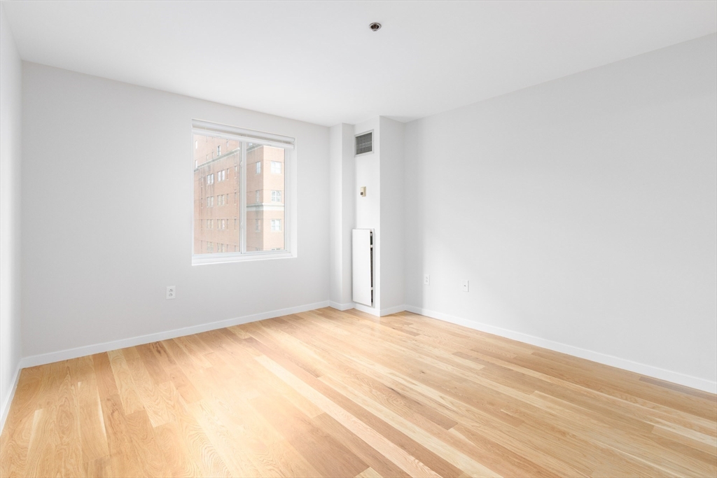 Cambridge, Massachusetts, 02139, United States, 2 Bedrooms Bedrooms, ,2 BathroomsBathrooms,Residential,For Sale,1989905