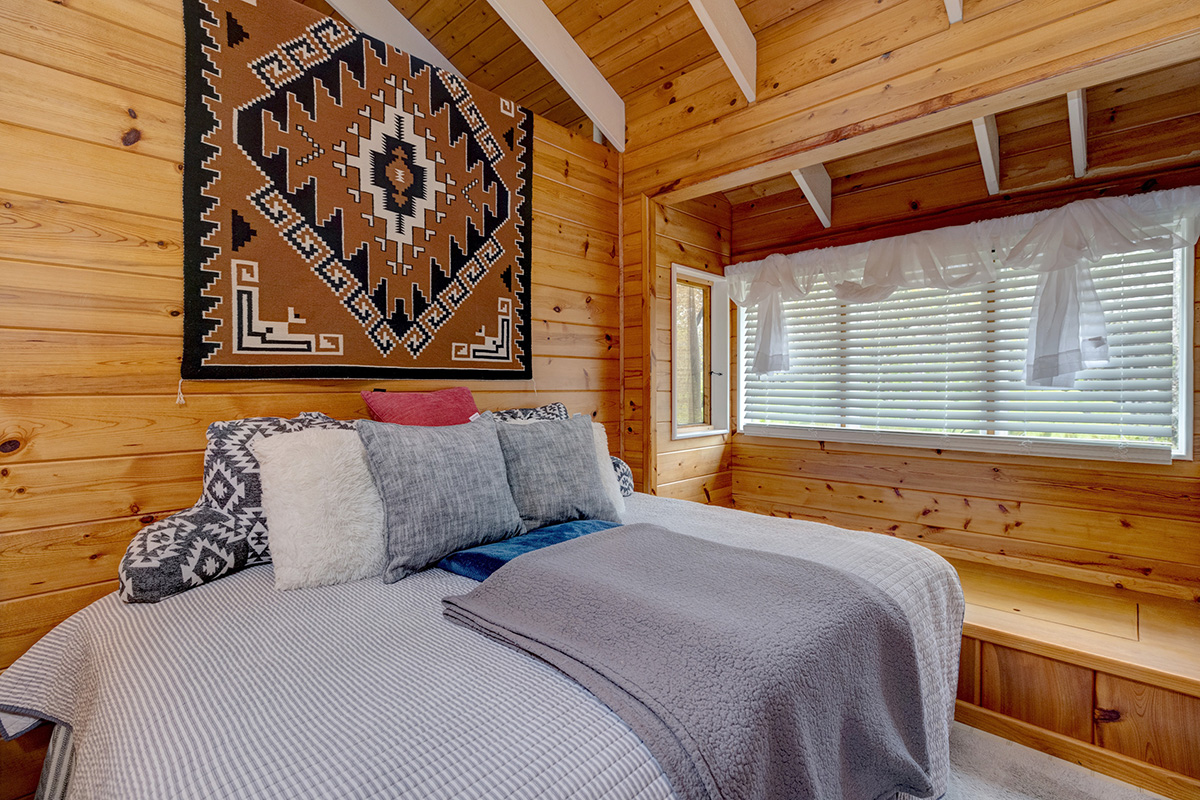 Volcano, Hawaii, 96785, United States, 2 Bedrooms Bedrooms, ,1 BathroomBathrooms,Residential,For Sale,1978172