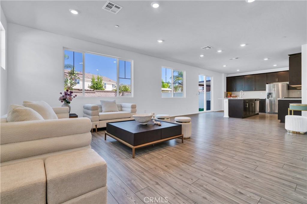 Menifee, California, 92584, United States, 5 Bedrooms Bedrooms, ,3 BathroomsBathrooms,Residential,For Sale,1936987