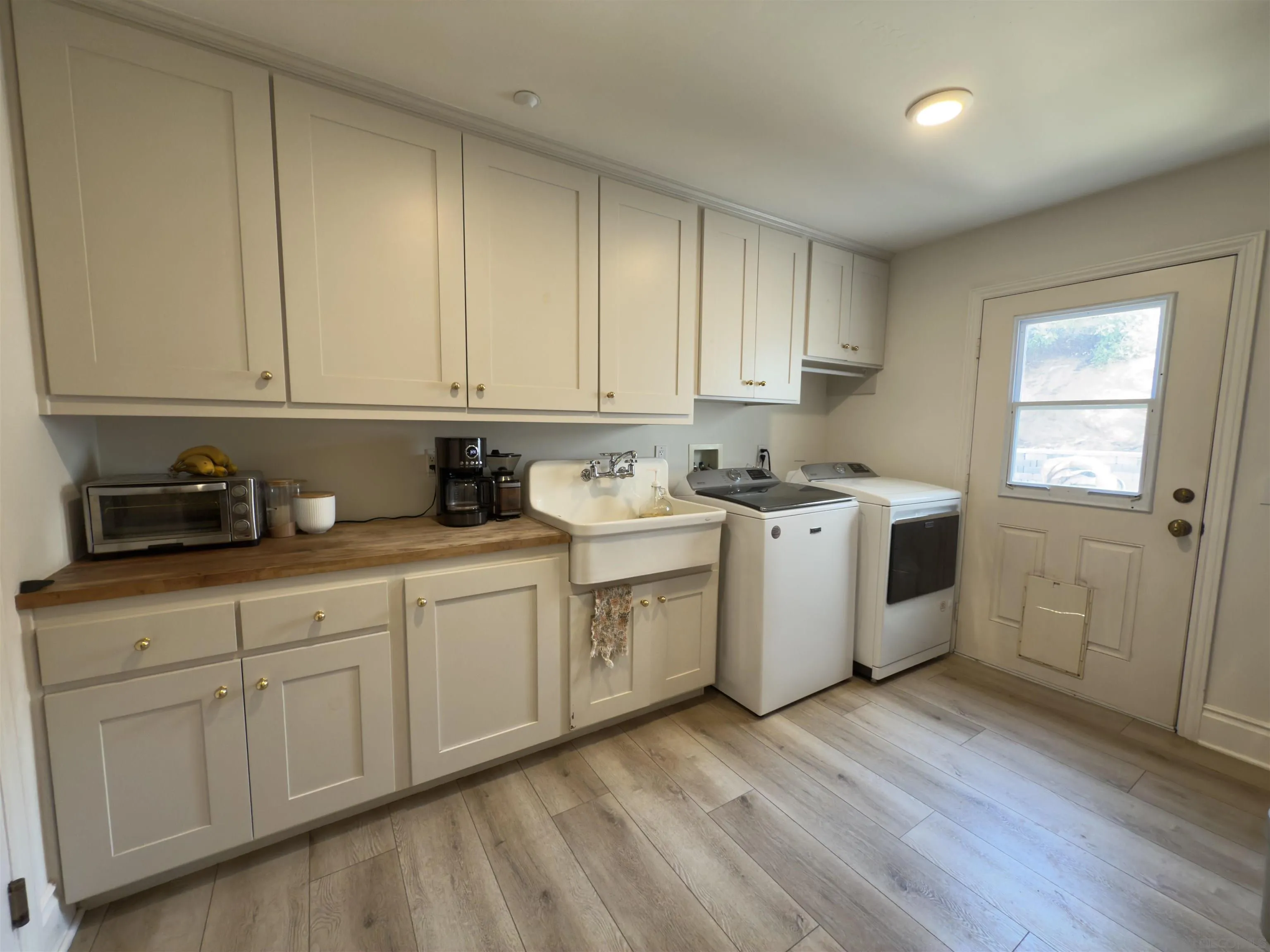 El Cajon, California, 92021, United States, 3 Bedrooms Bedrooms, ,3 BathroomsBathrooms,Residential,For Sale,1991992