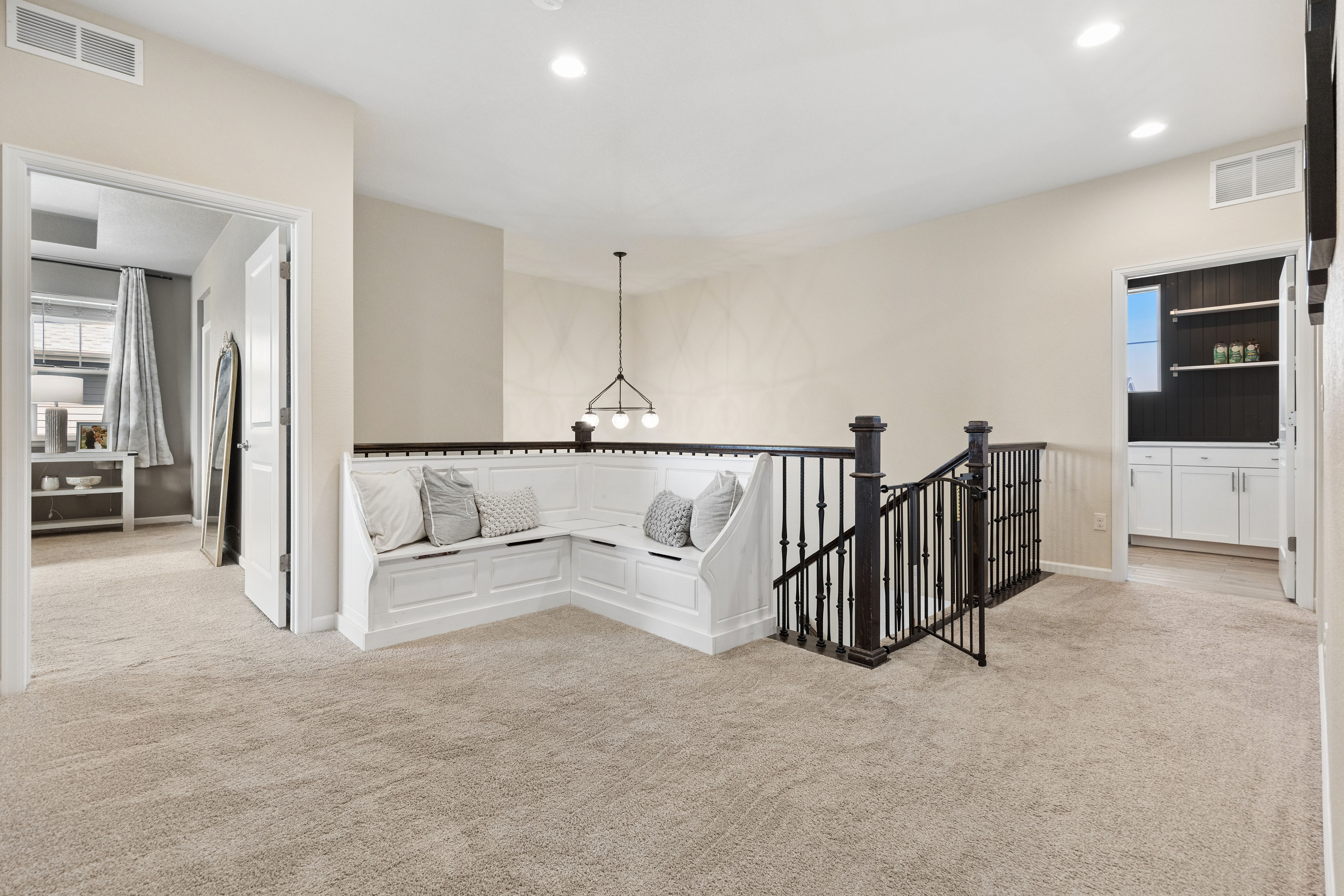  A beautifully appointed two-story home in the desirable Blackstone Country Club. - 物件實景