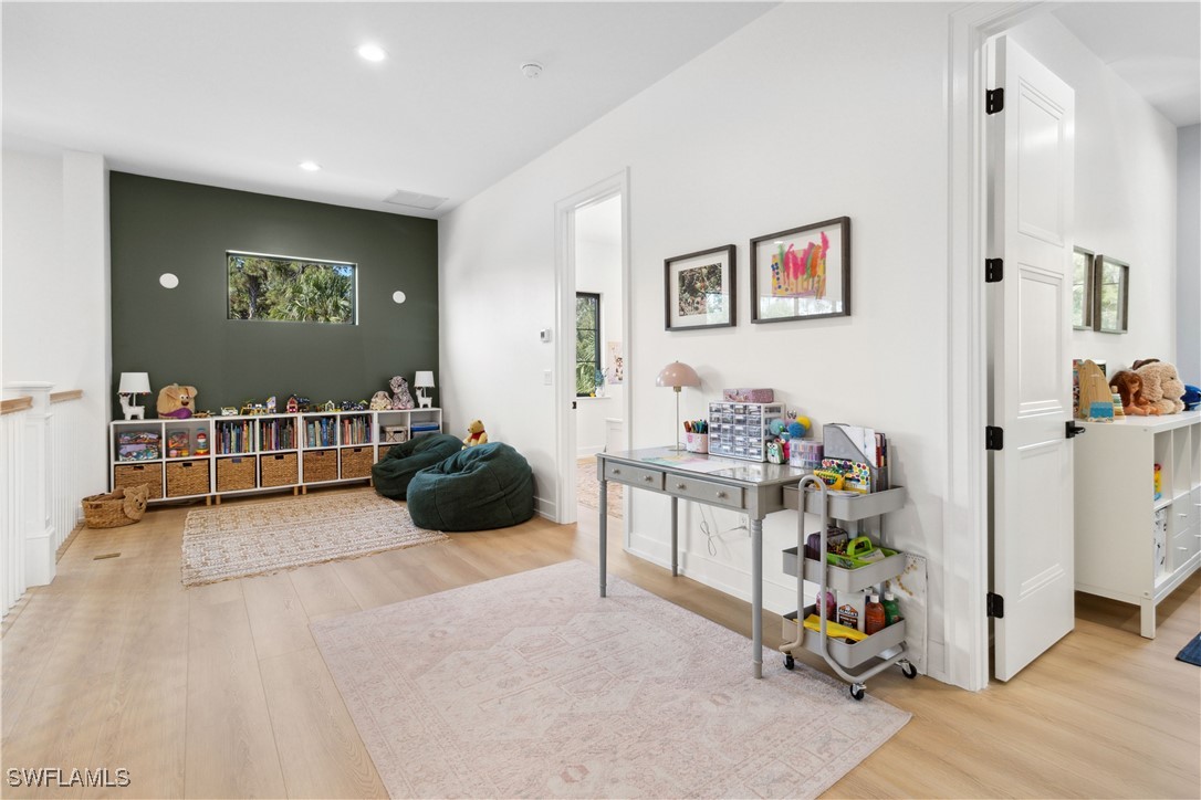 Naples, Florida, 34120, United States, 4 Bedrooms Bedrooms, ,6 BathroomsBathrooms,Residential,For Sale,1984444